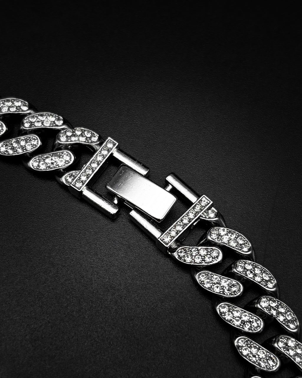 1.0 Iced necklace (sample batch)