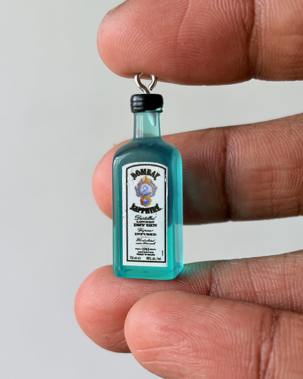 Bombay sapphire charm - 10 pc