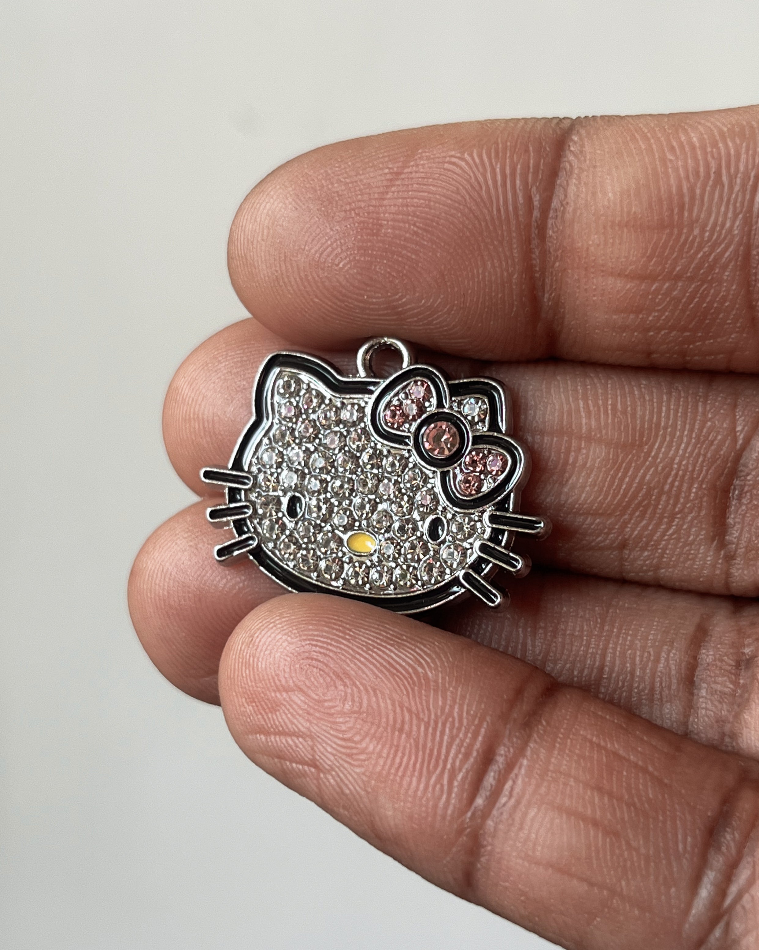 Iced out Kitty charm - 1 pc