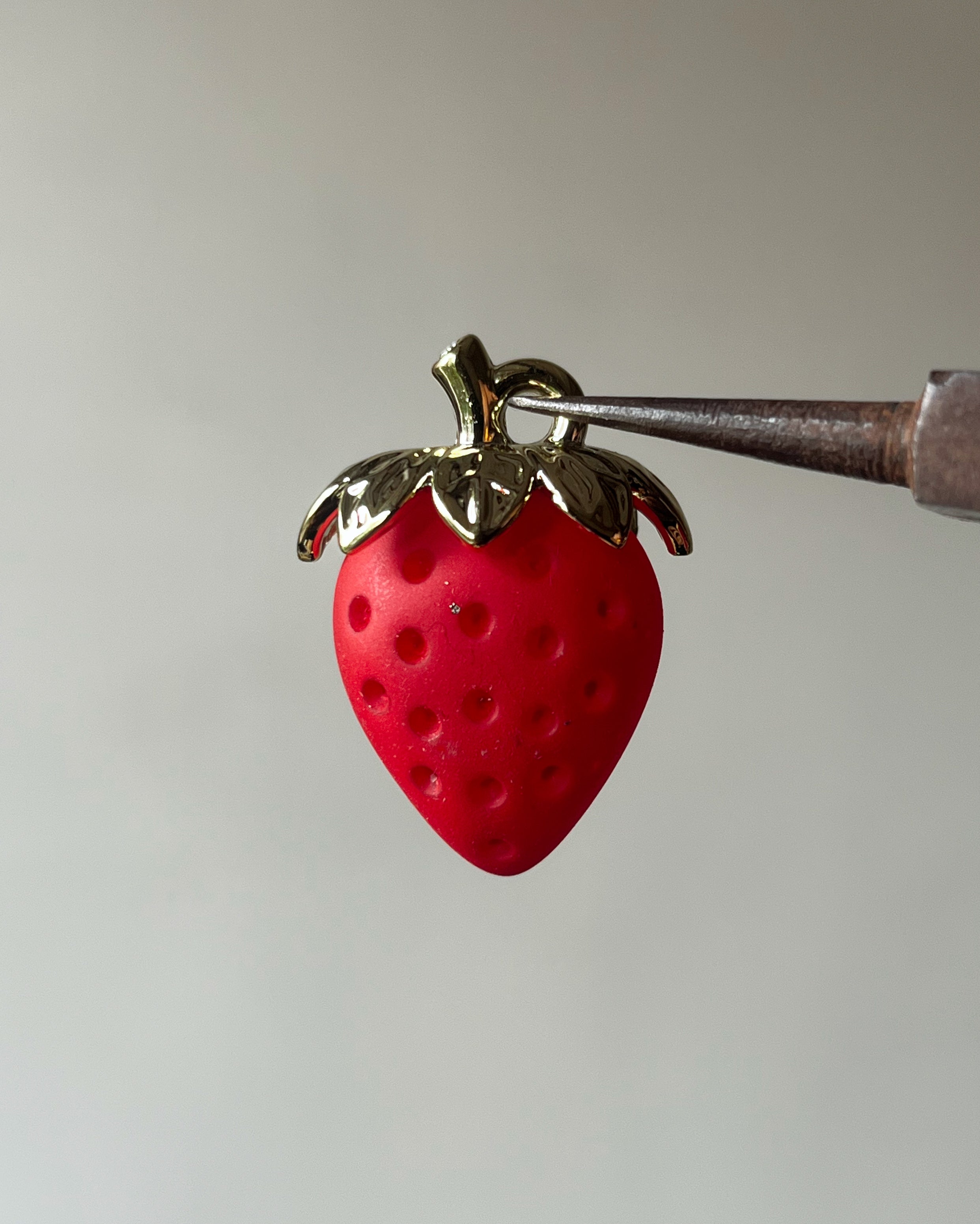 Velvet strawberry - 1 pc
