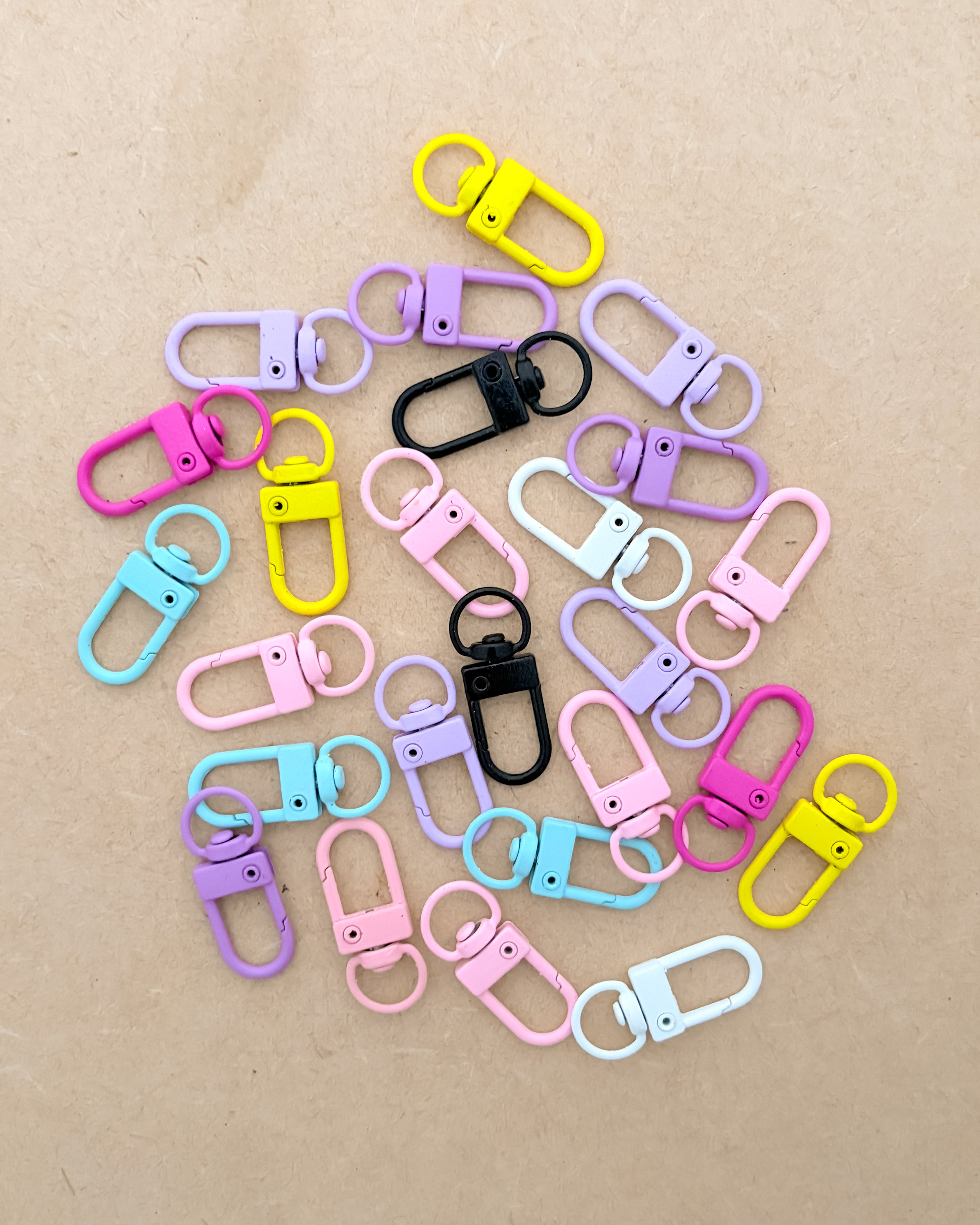 coloured hooks  // 100 pc