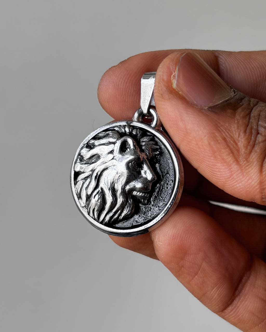 Lion charm - 1 pc