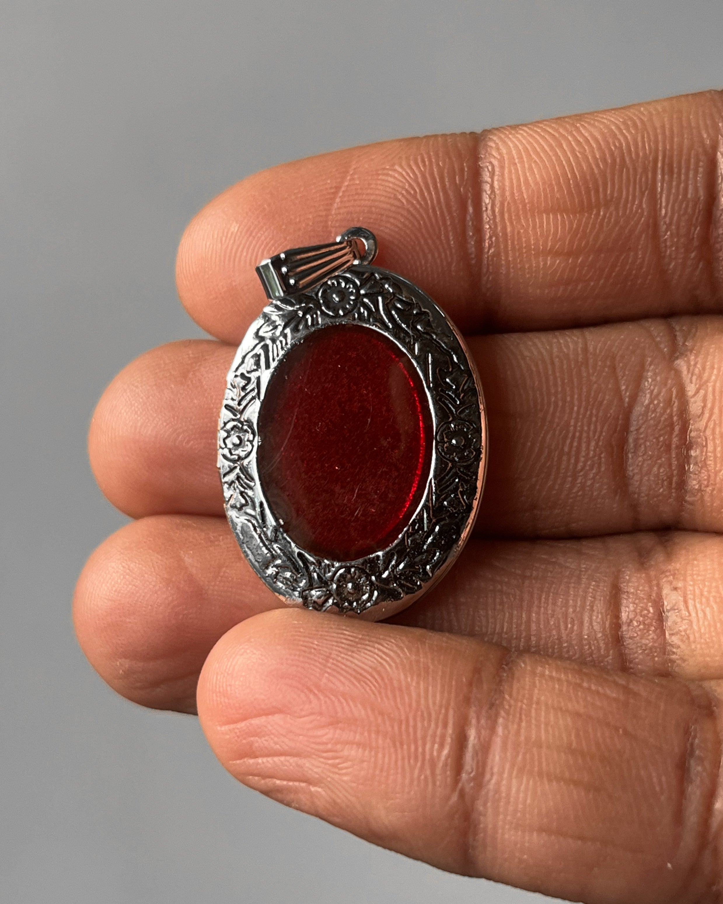 Red Oval open heart - 6 pc