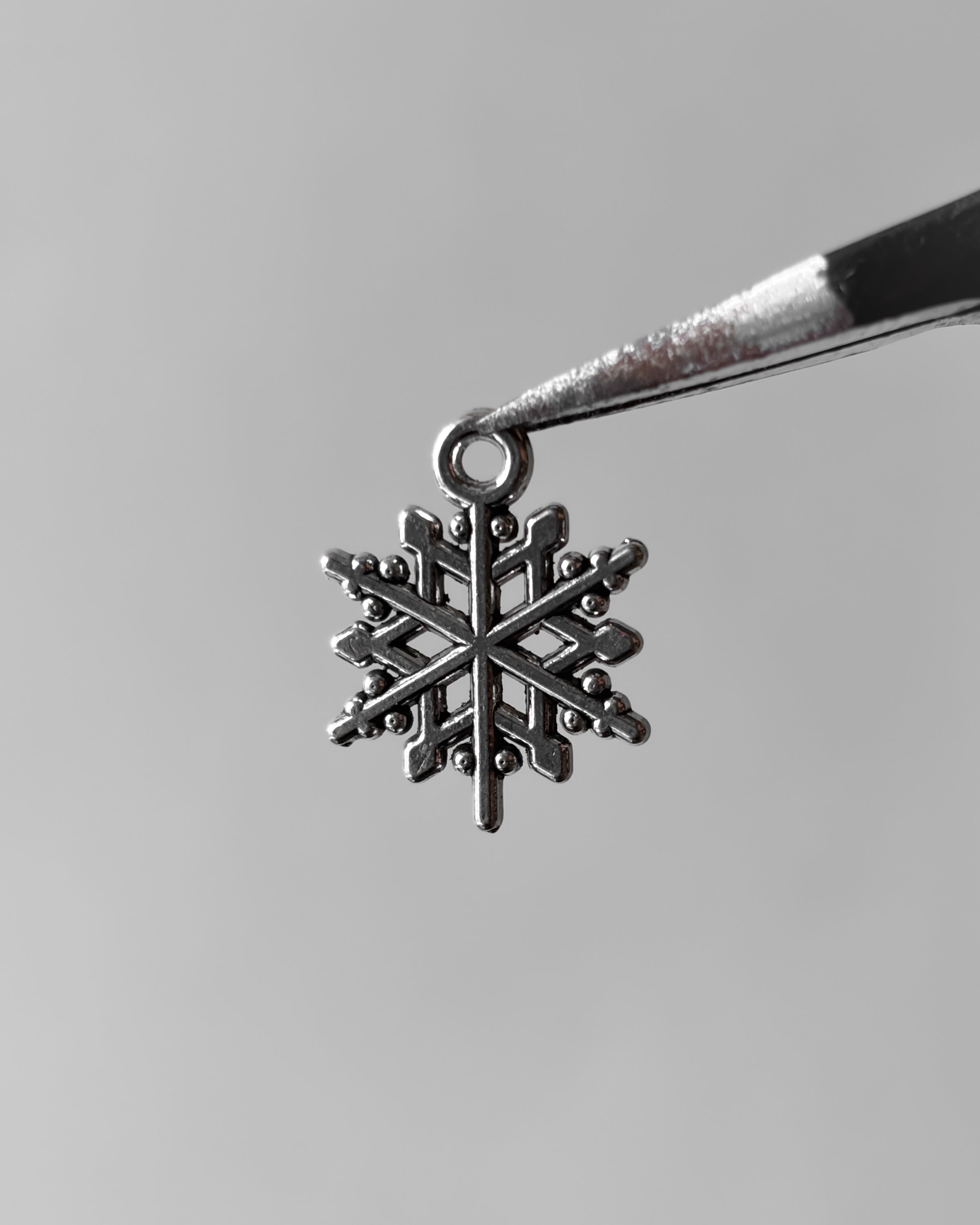 Snow flake charm - 10 pc