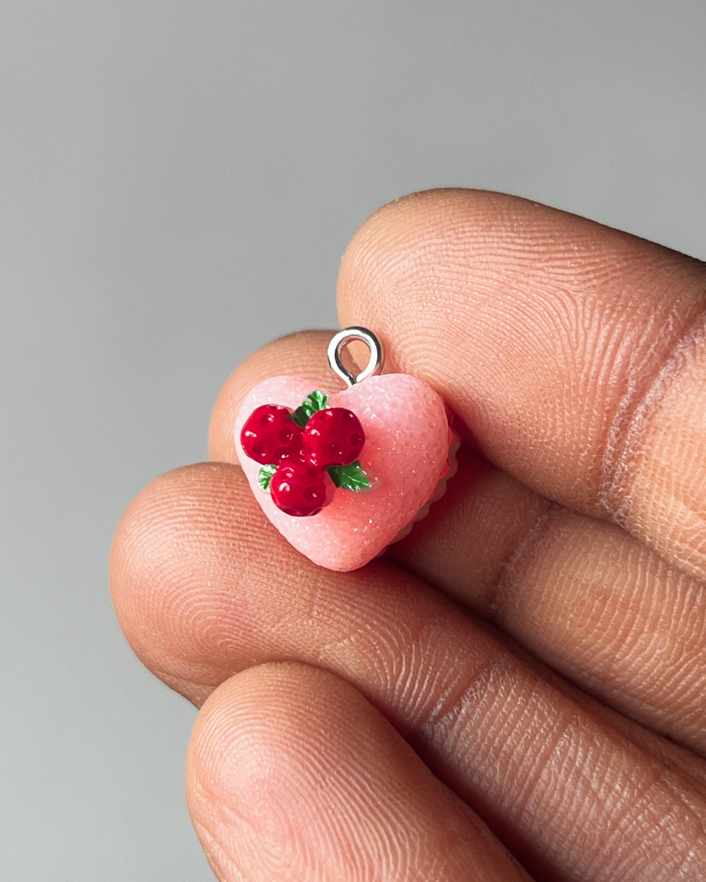 Mini cake charm - 1 pc