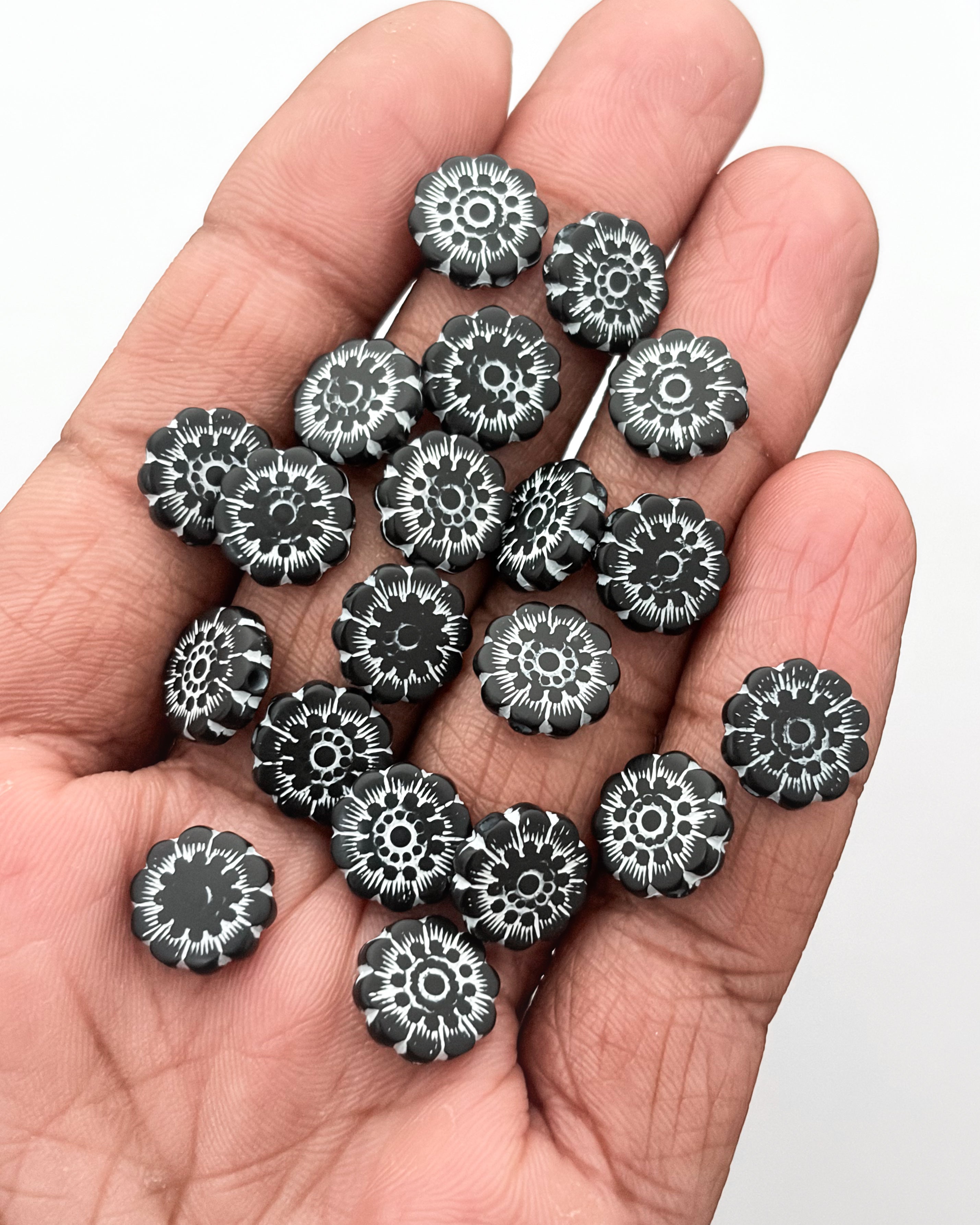 Vintage black flower - 25 grams