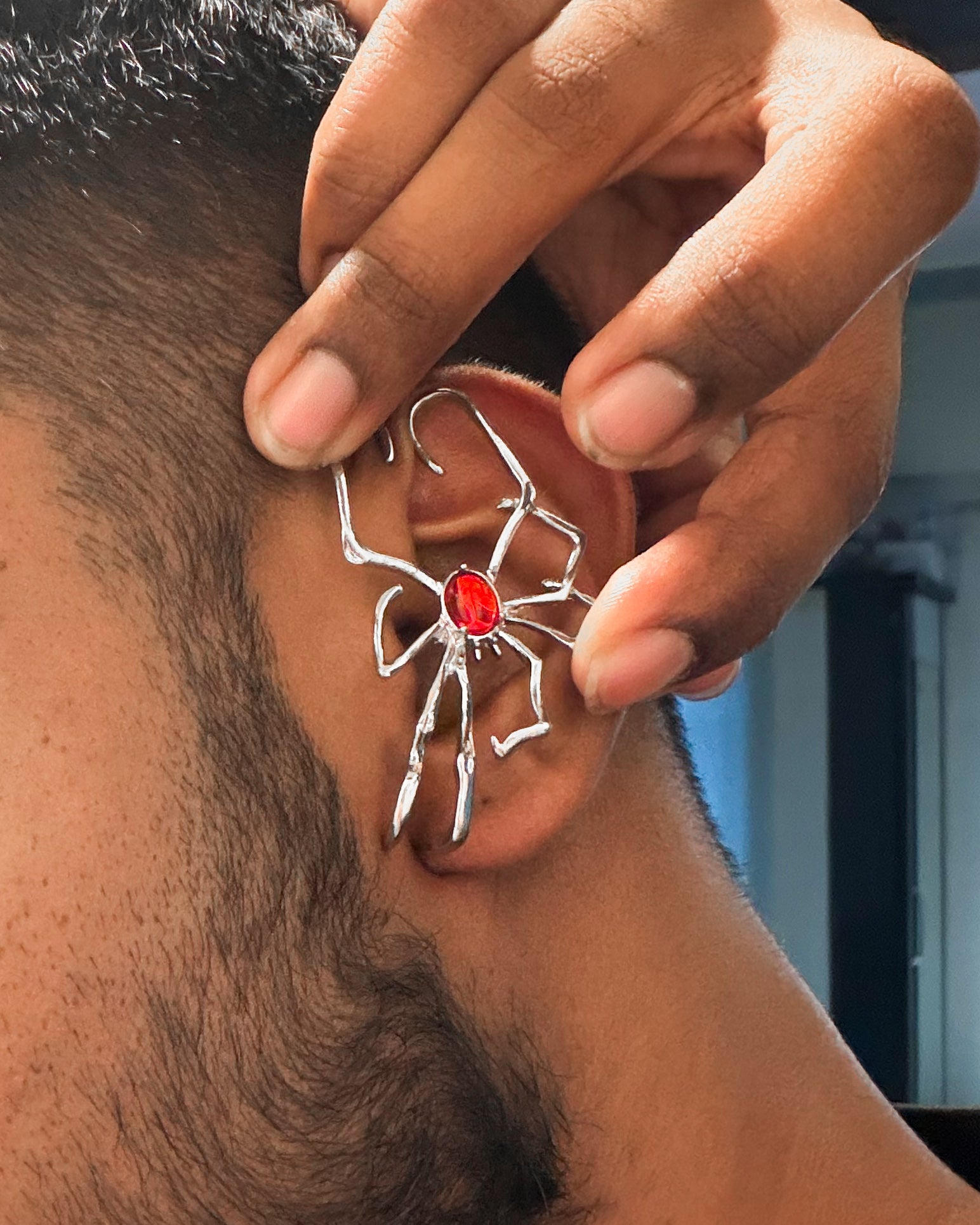 Spider earcuff