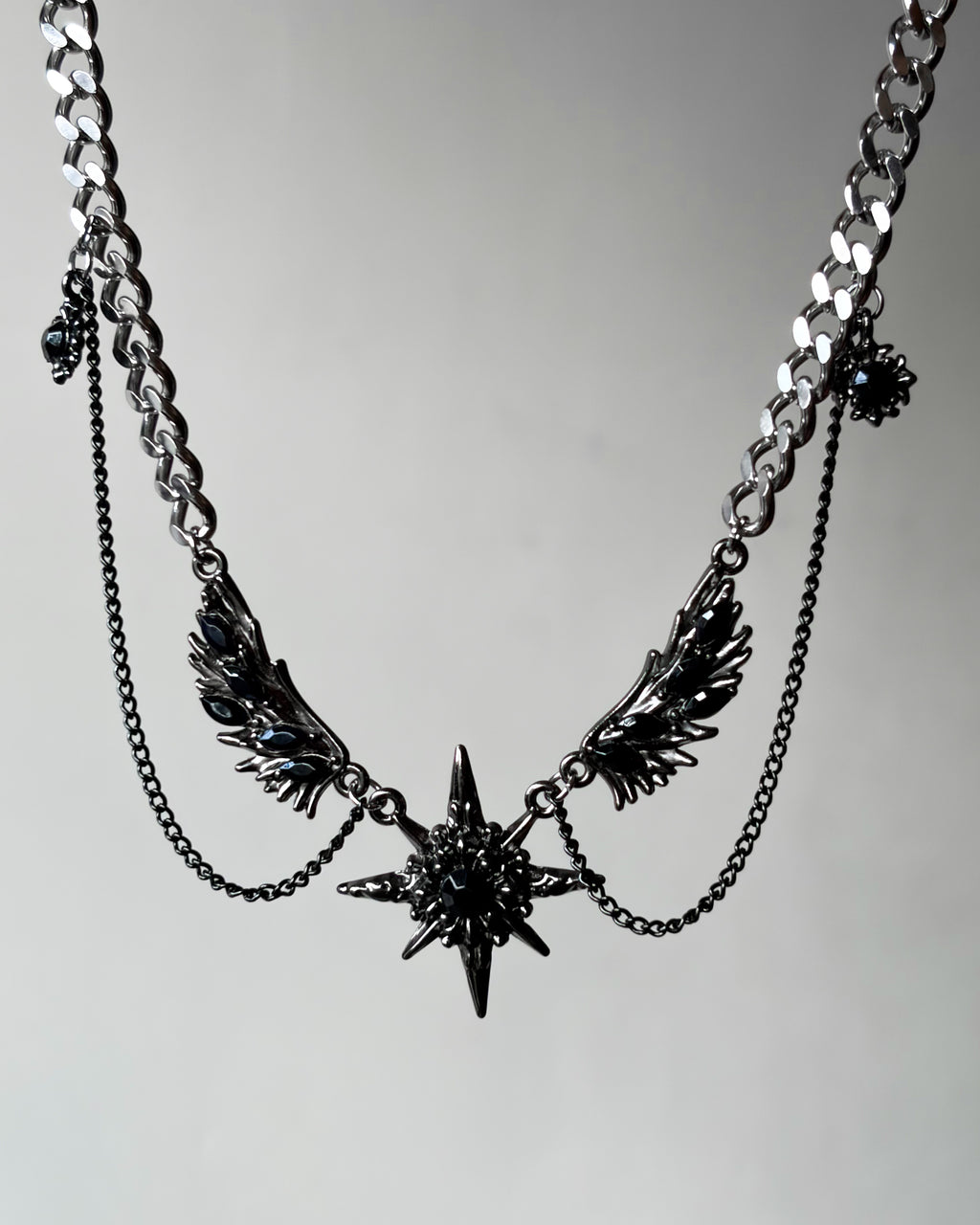 Gothic feather choker
