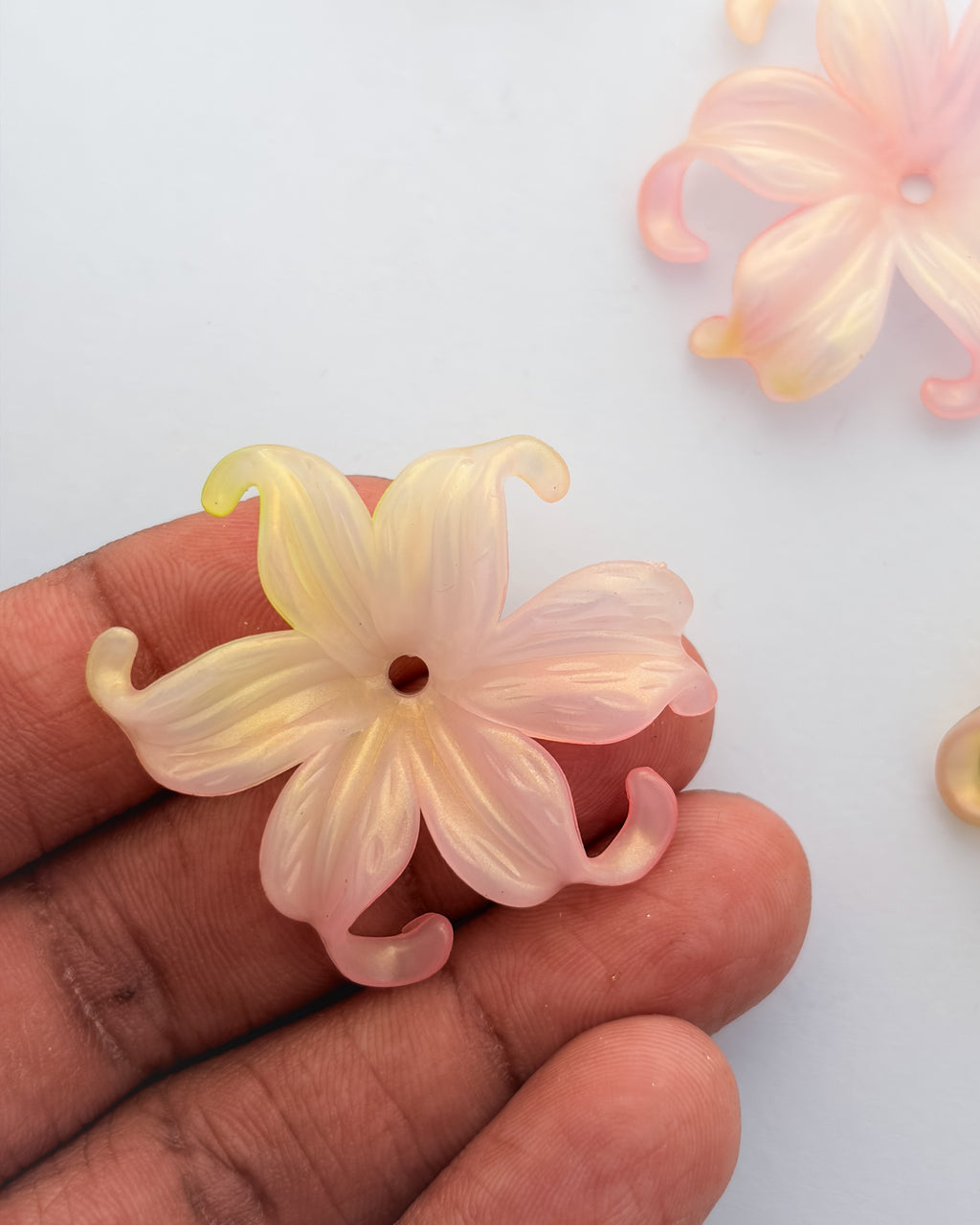 Yellow + peach arm cuff flower - 50 grams