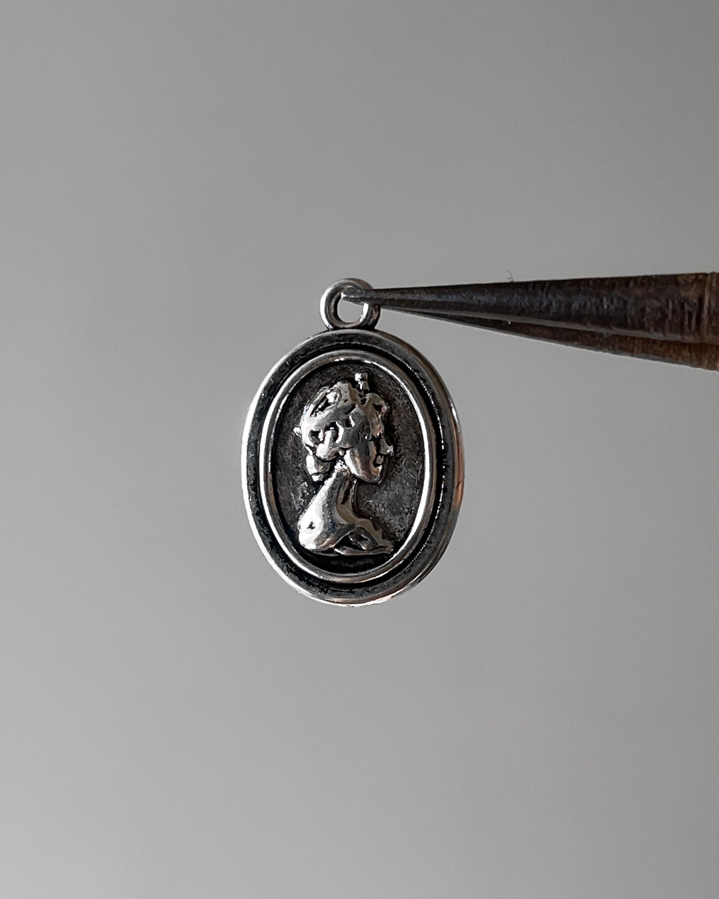 Vintage lady charm - 1 pc
