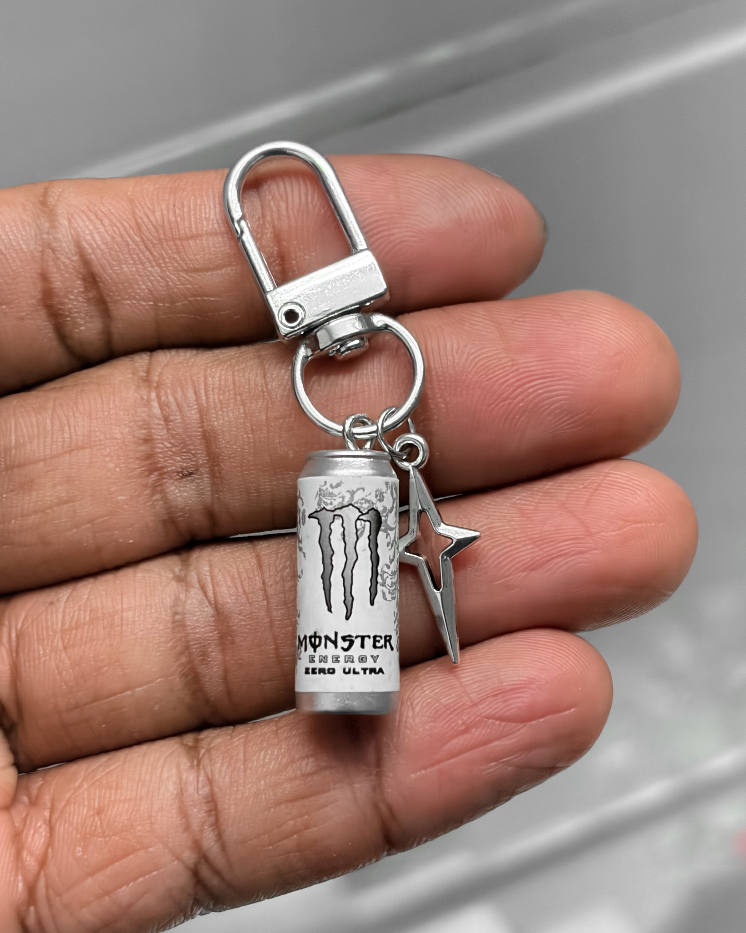 White monster keychain - 250 pieces