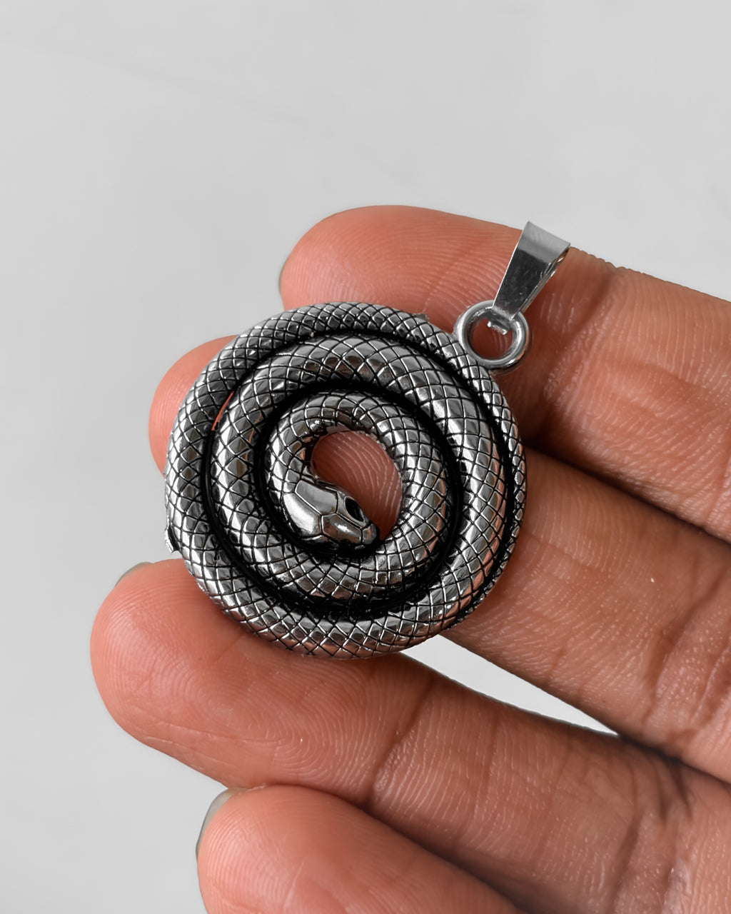 Snake pendant - 1 pc