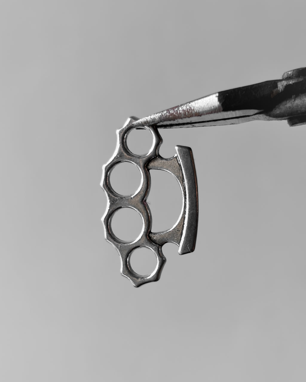 Knuckles charm - 10 pc