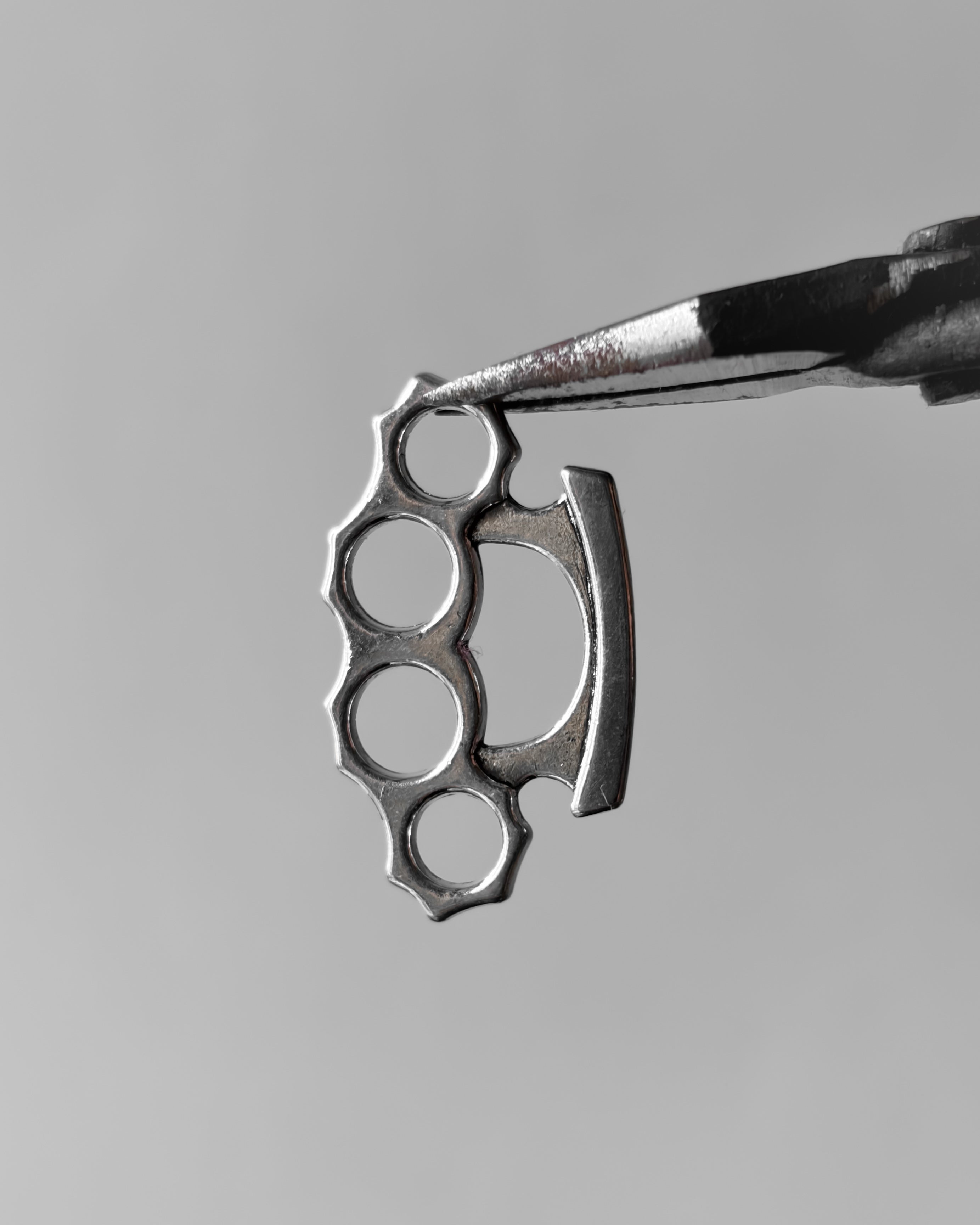 Knuckles charm - 10 pc