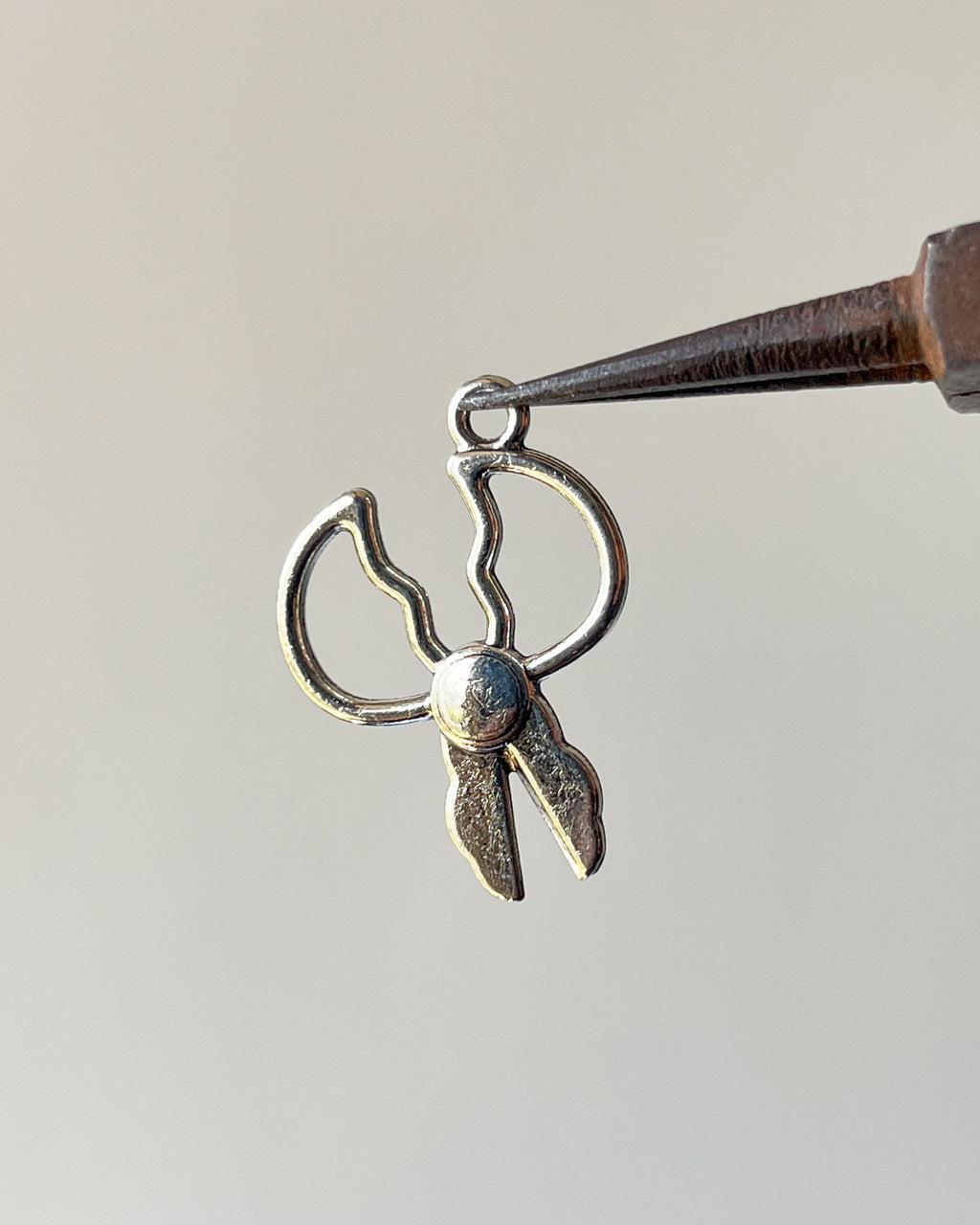 Scissor charm // 10 pc