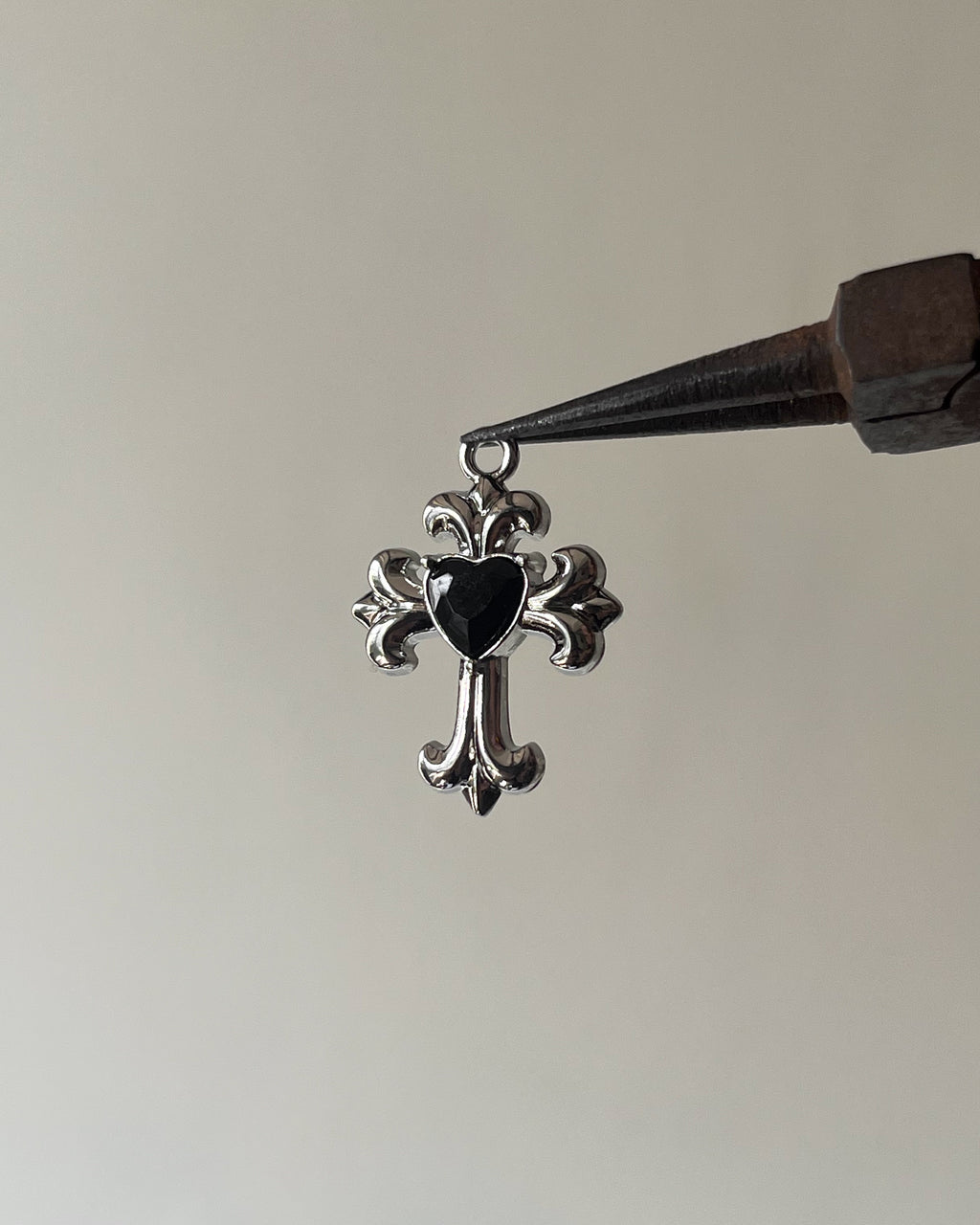 Black clover cross