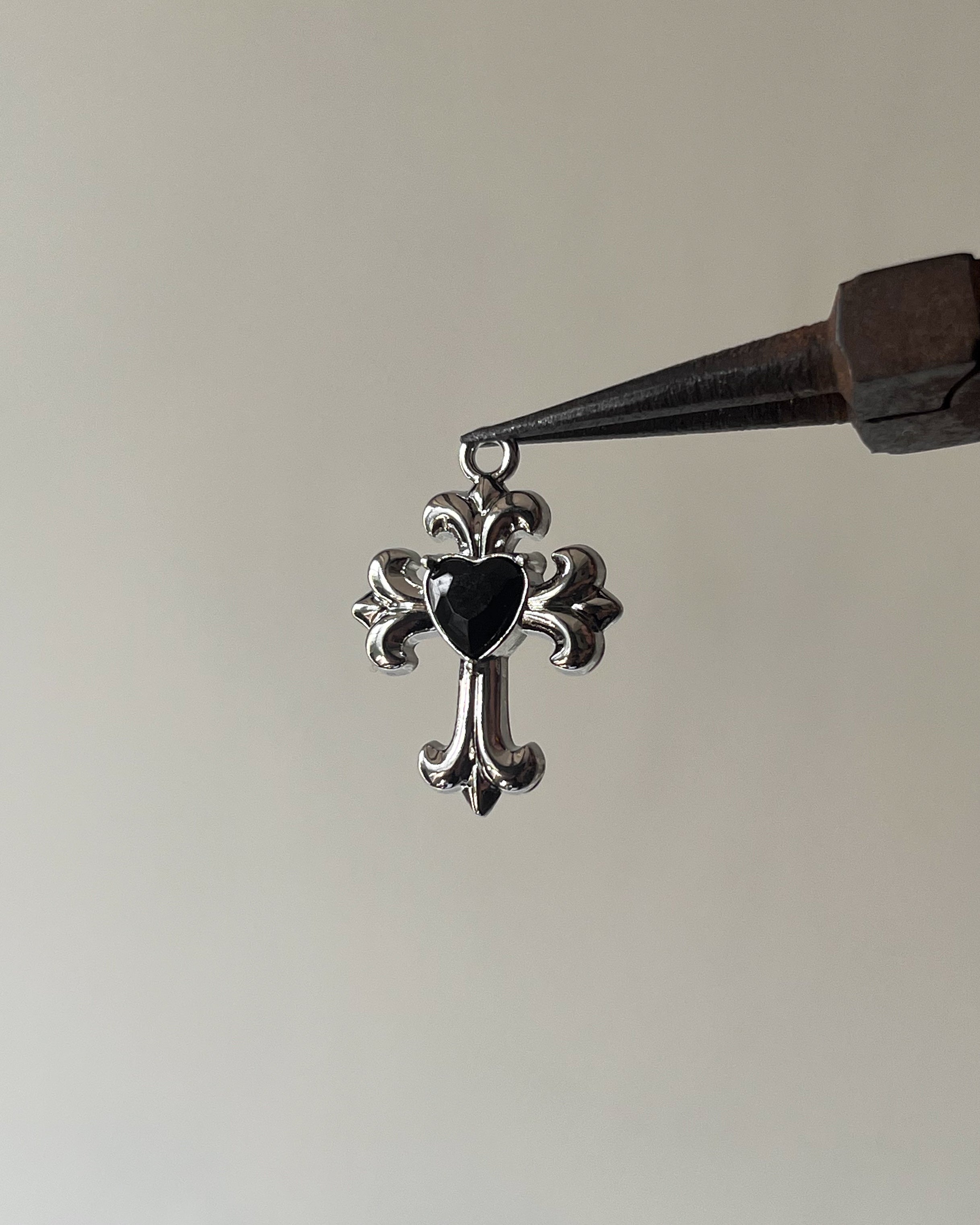 Black clover cross