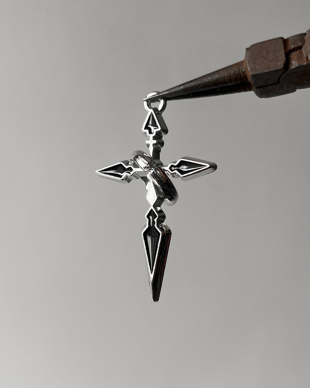 Oynx ring cross pendant