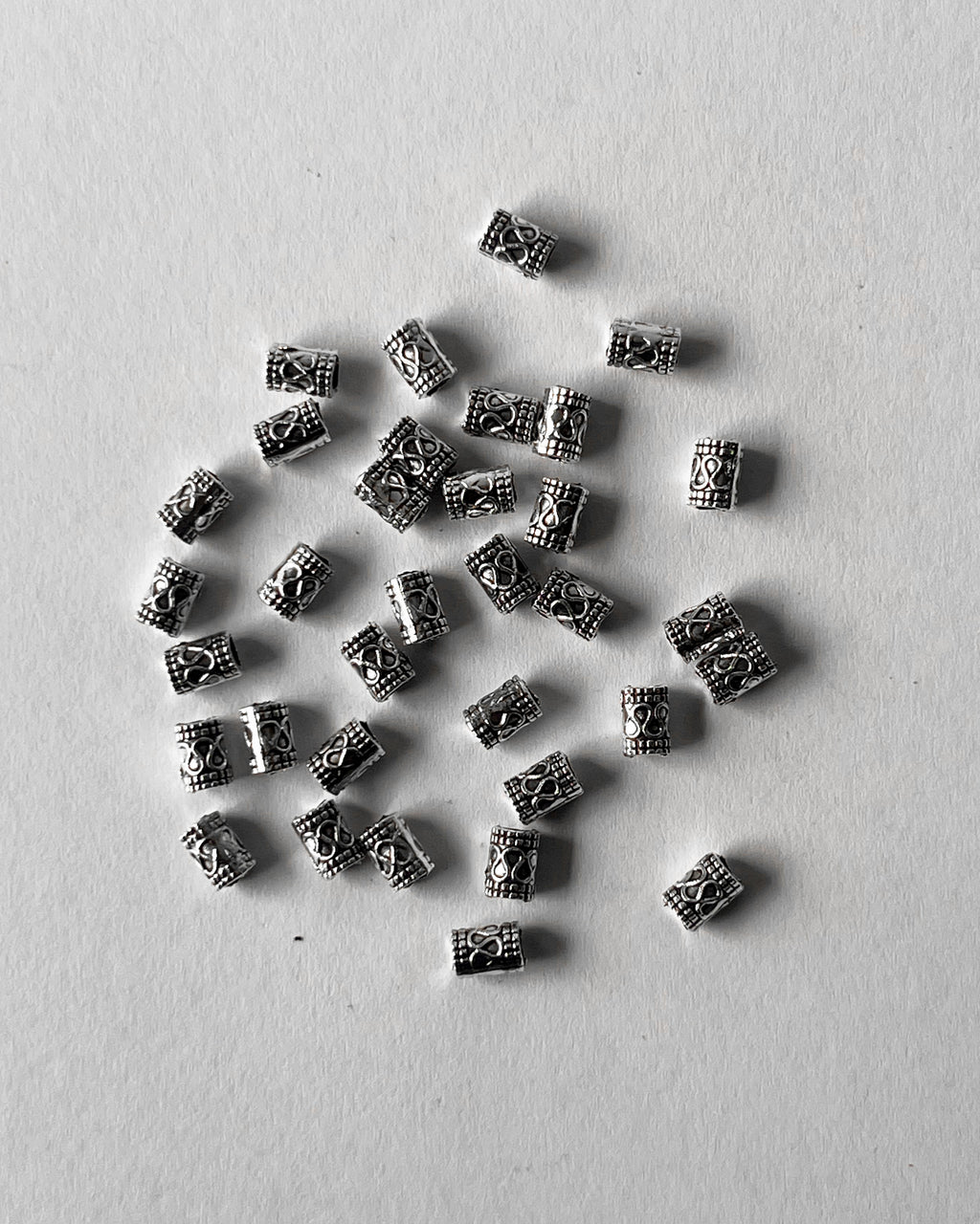 Vintage slider charm l 10 grams