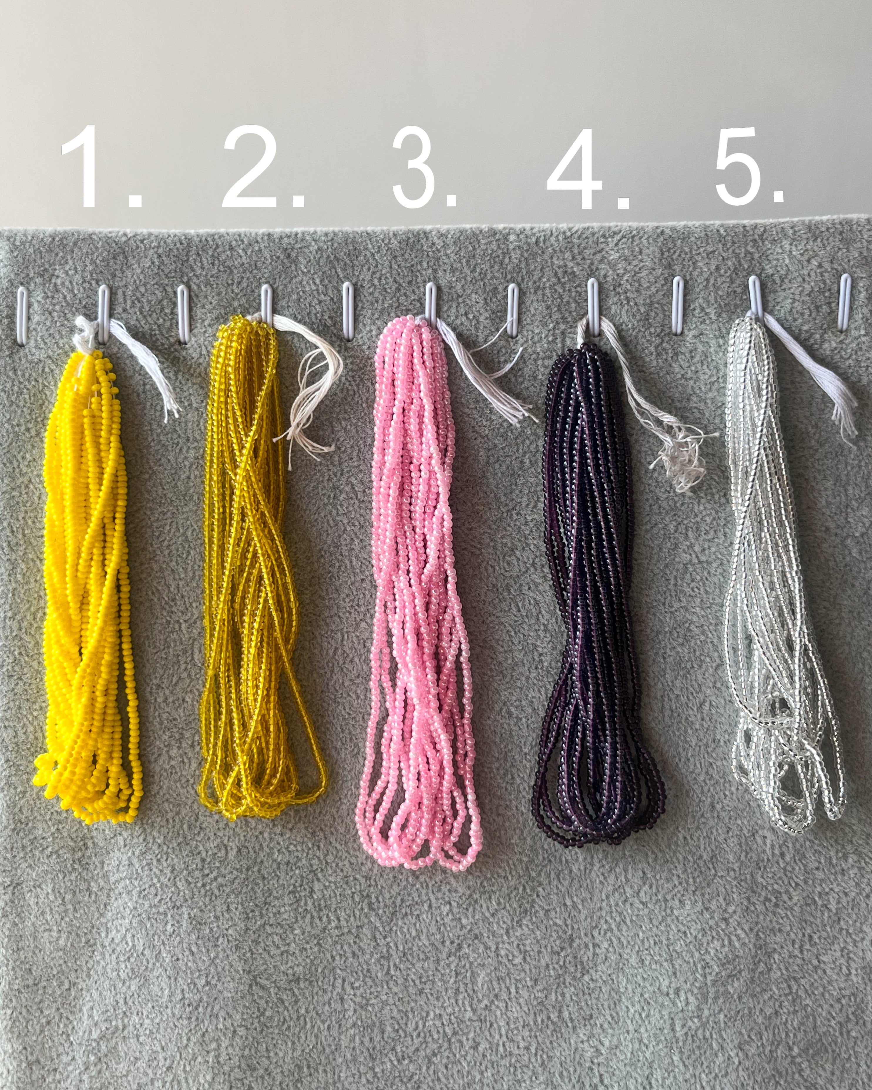 Small seed beads  : 20 grams