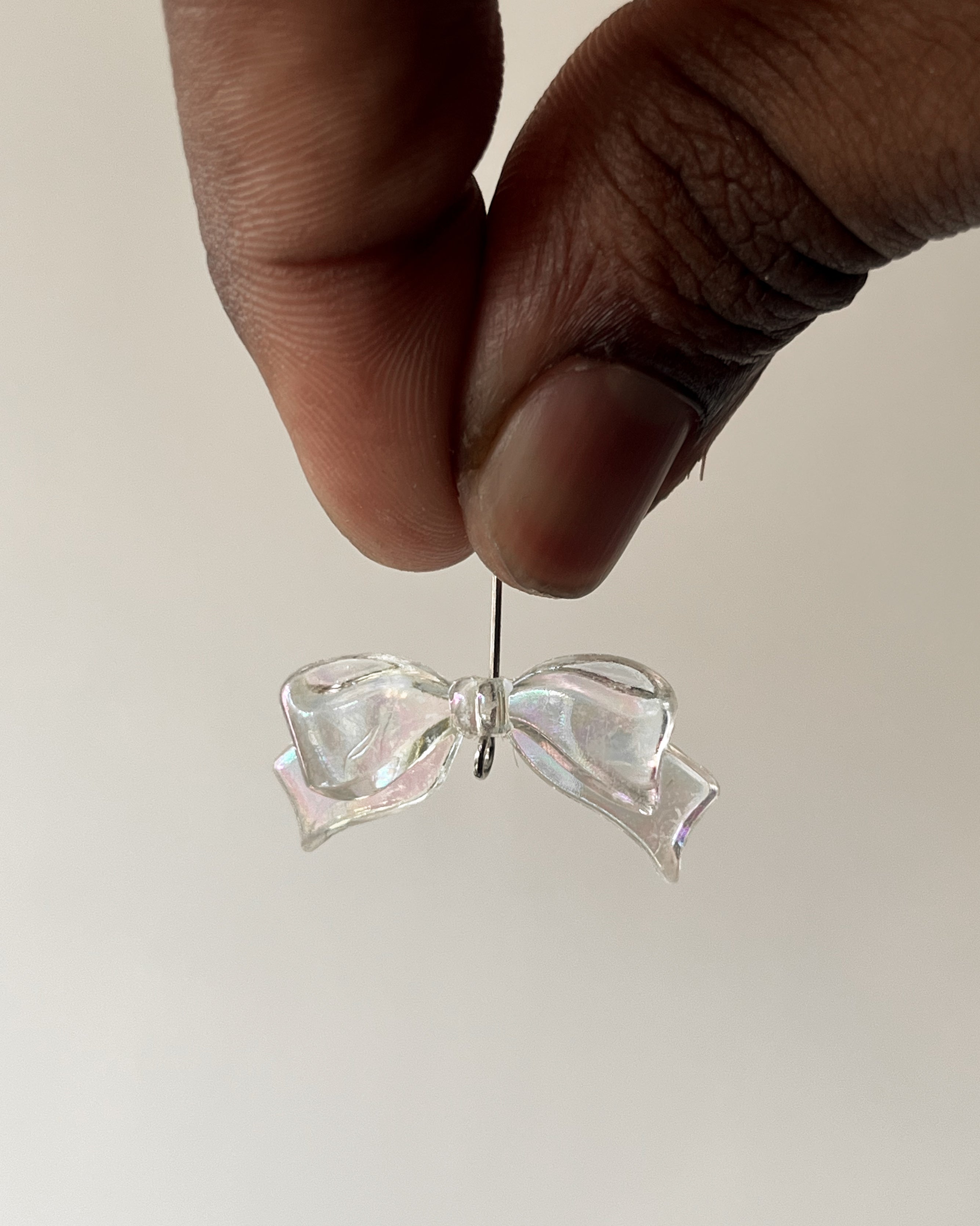 Holographic Bow beads / 50 grams