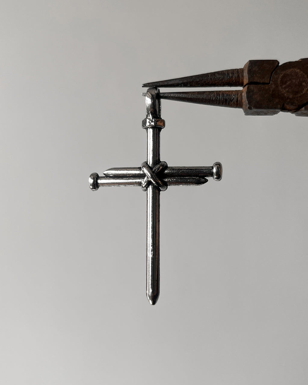 Knott cross pendant