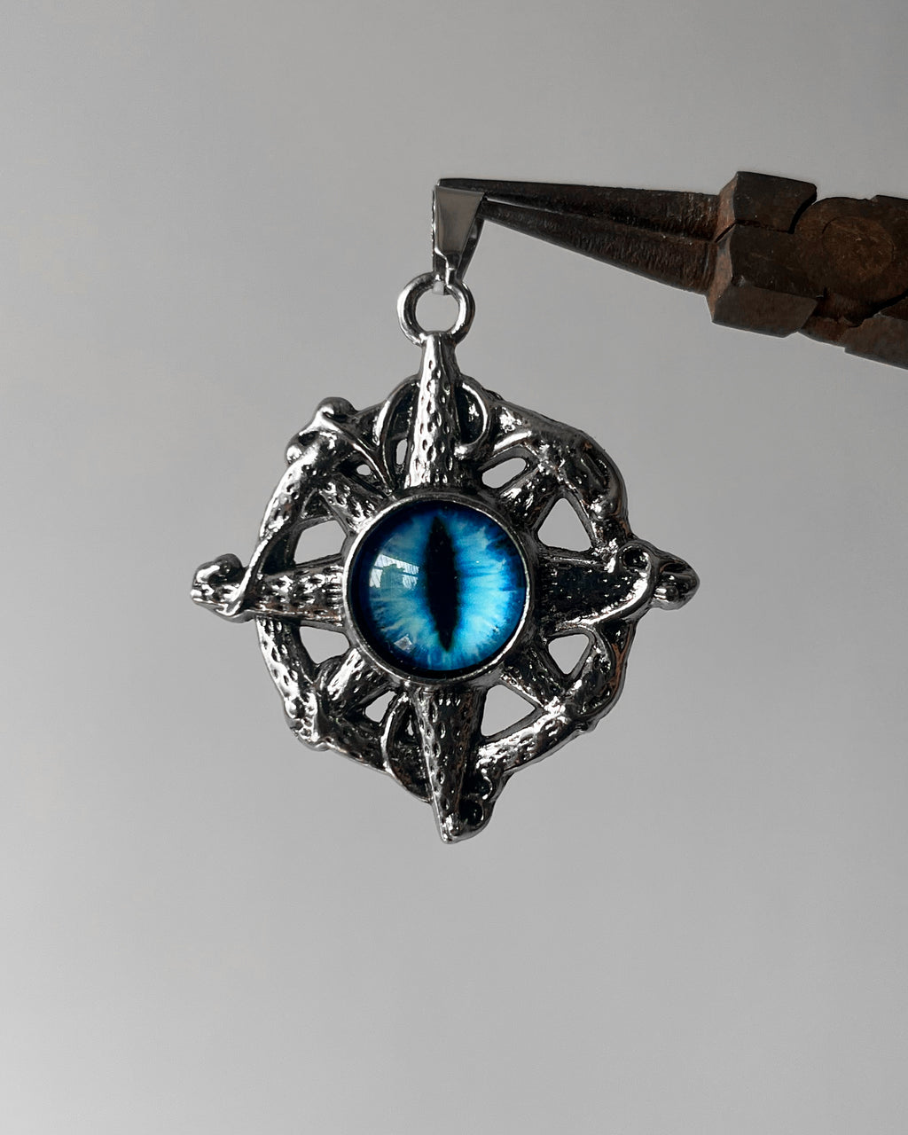 Devil eye compass pendant – Sonal Beads