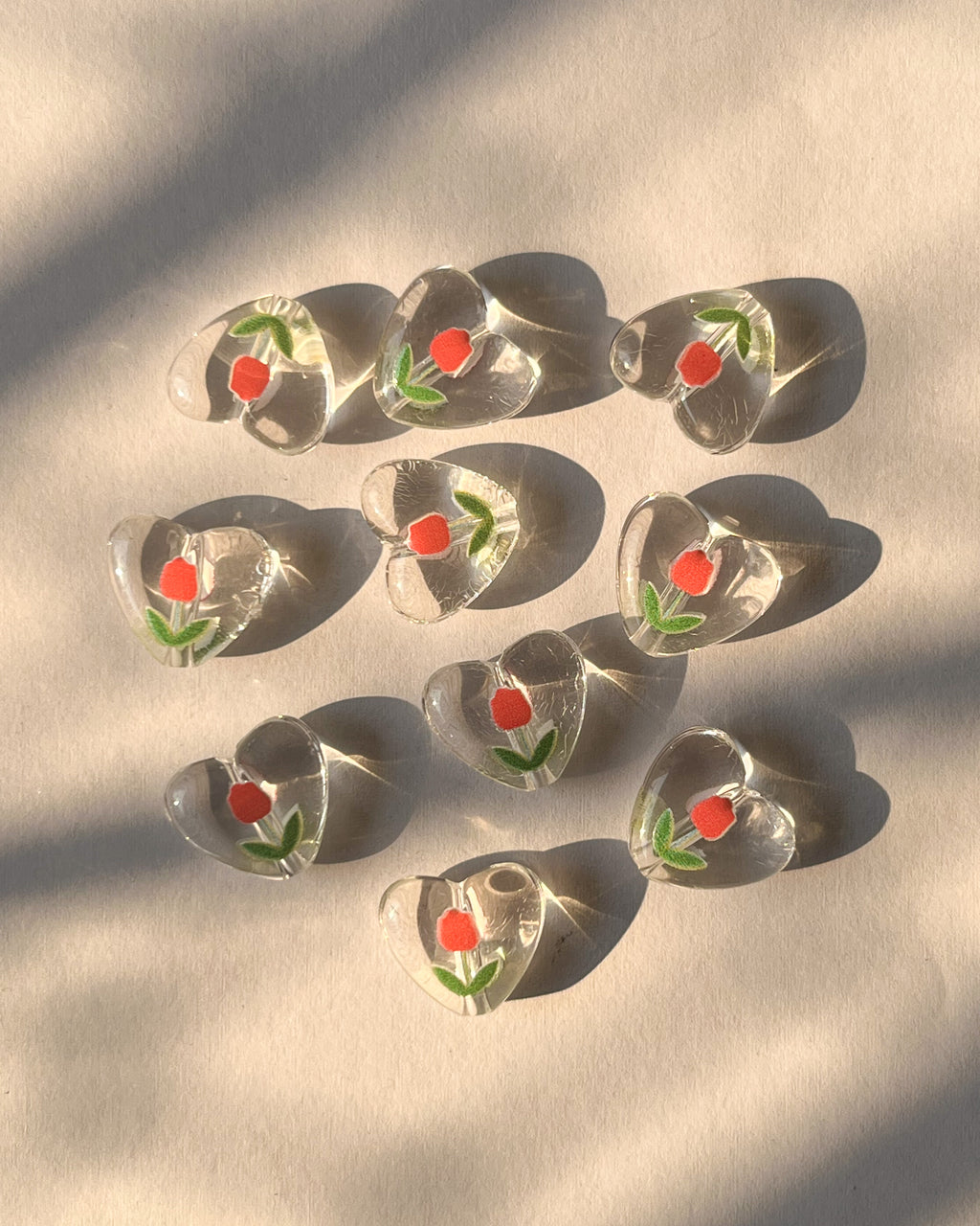Tulip heart beads // 10 pc