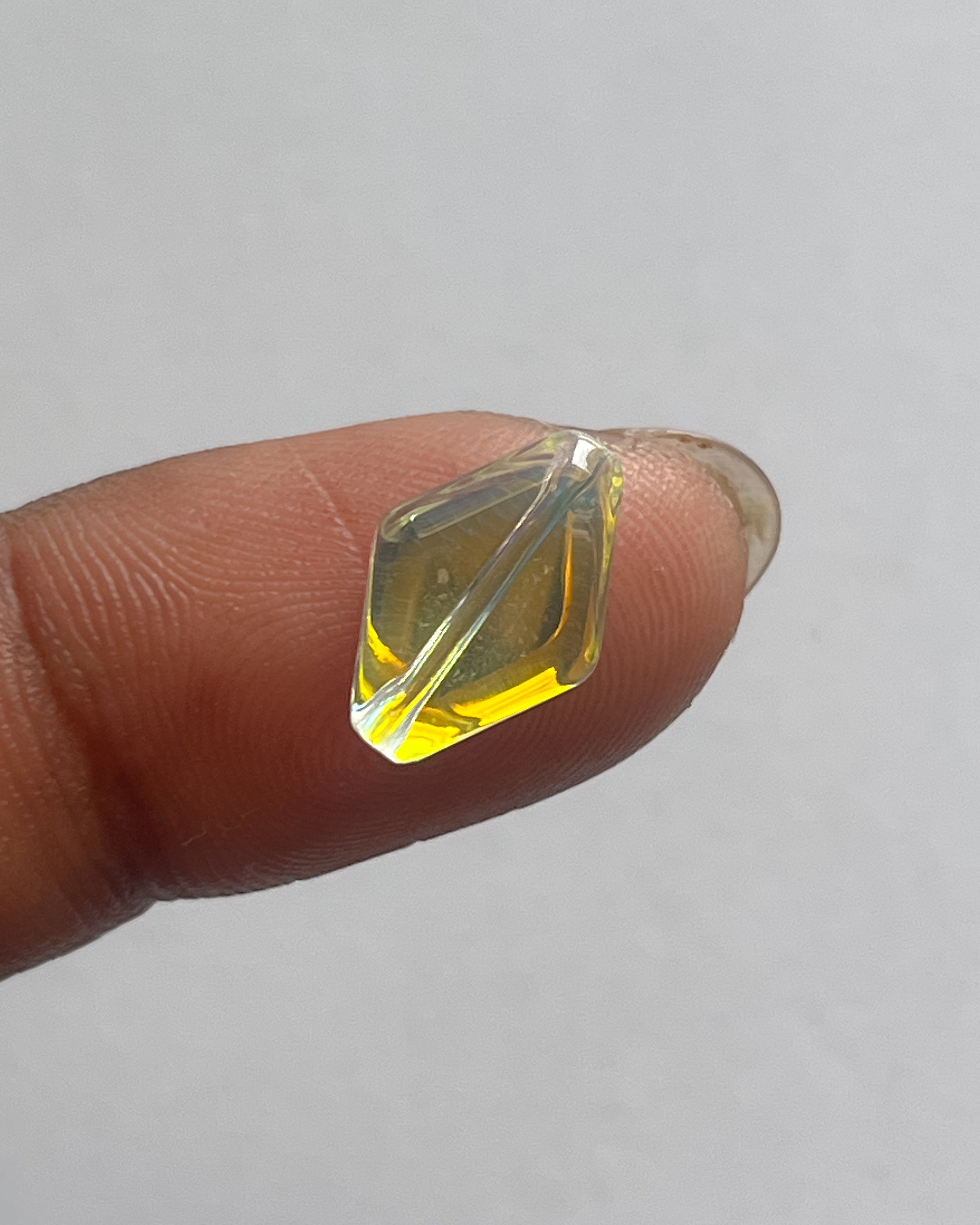 Holographic daimond glass beads  // 10 pc