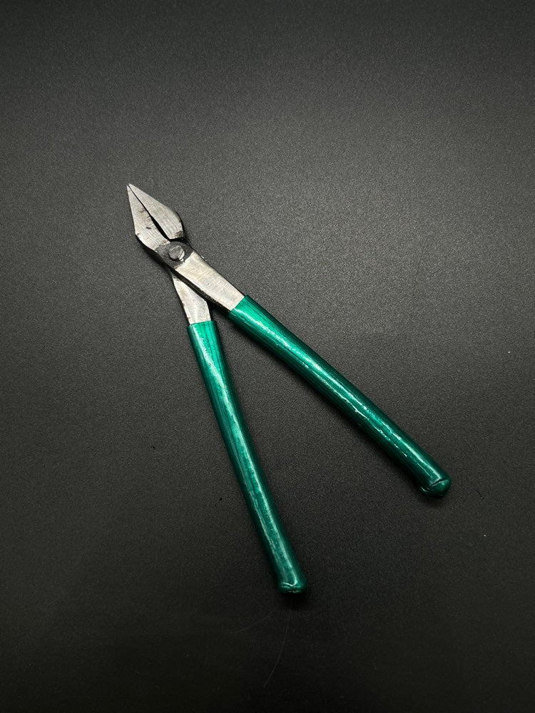 Flat nose plier