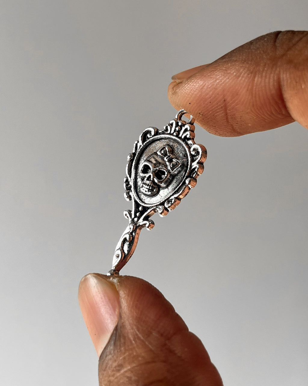 Mirror skull charm - 10 pcs