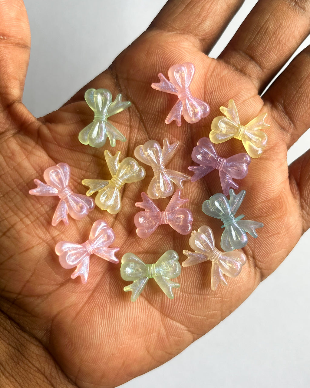 Medium Bow beads // 25 grams