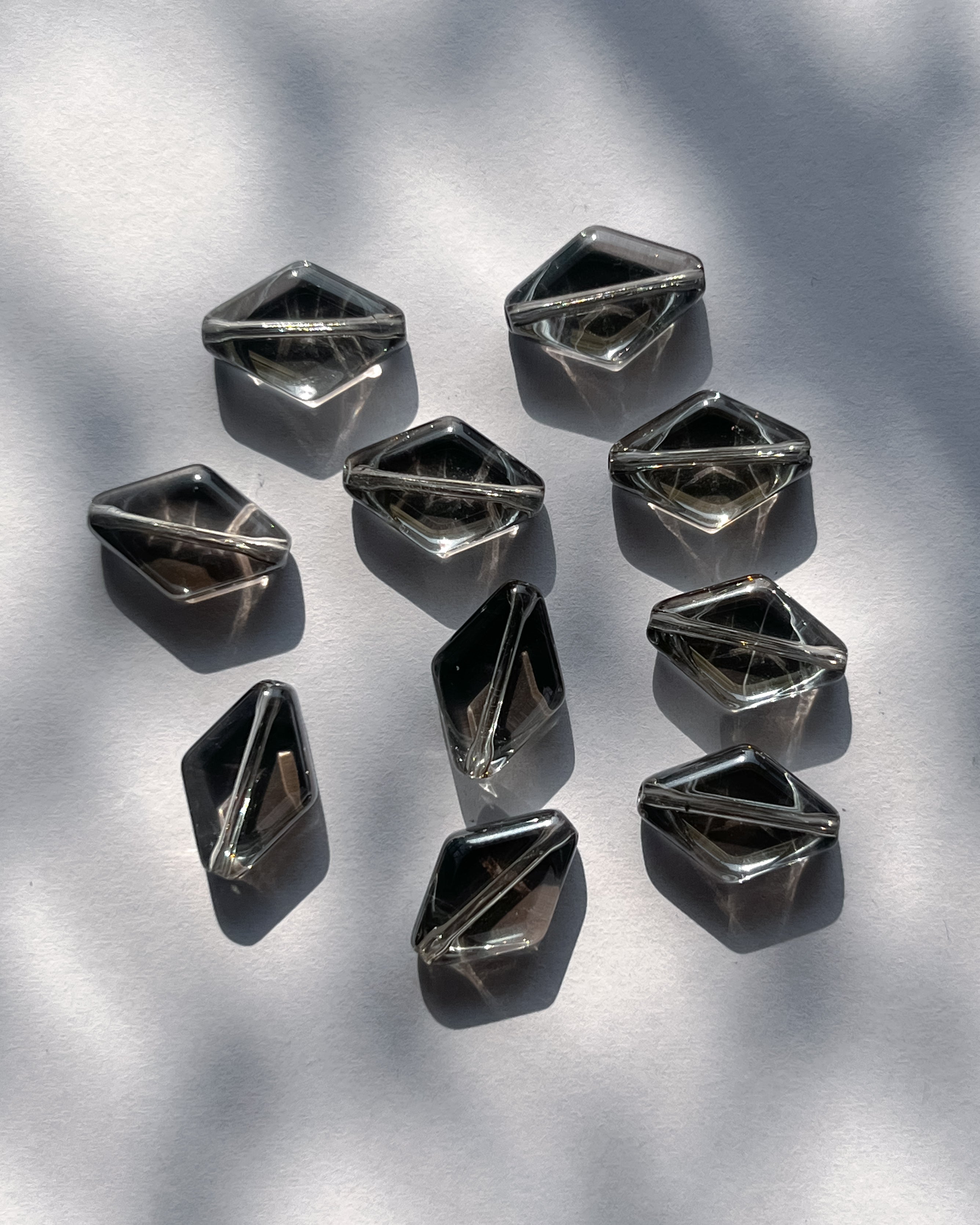 Grey daimond glass beads  // 10 pc