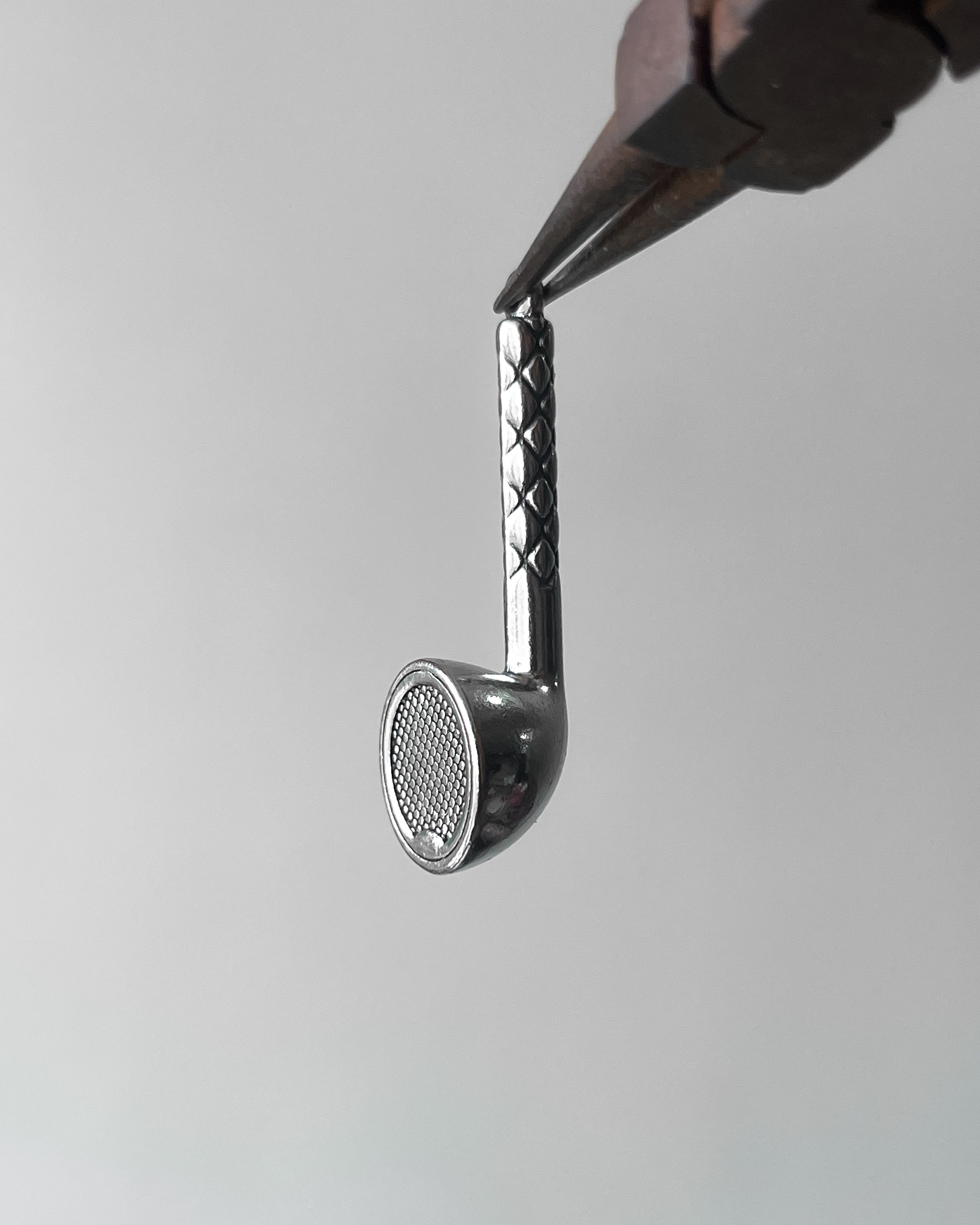 Ear pods pendant – Sonal Beads