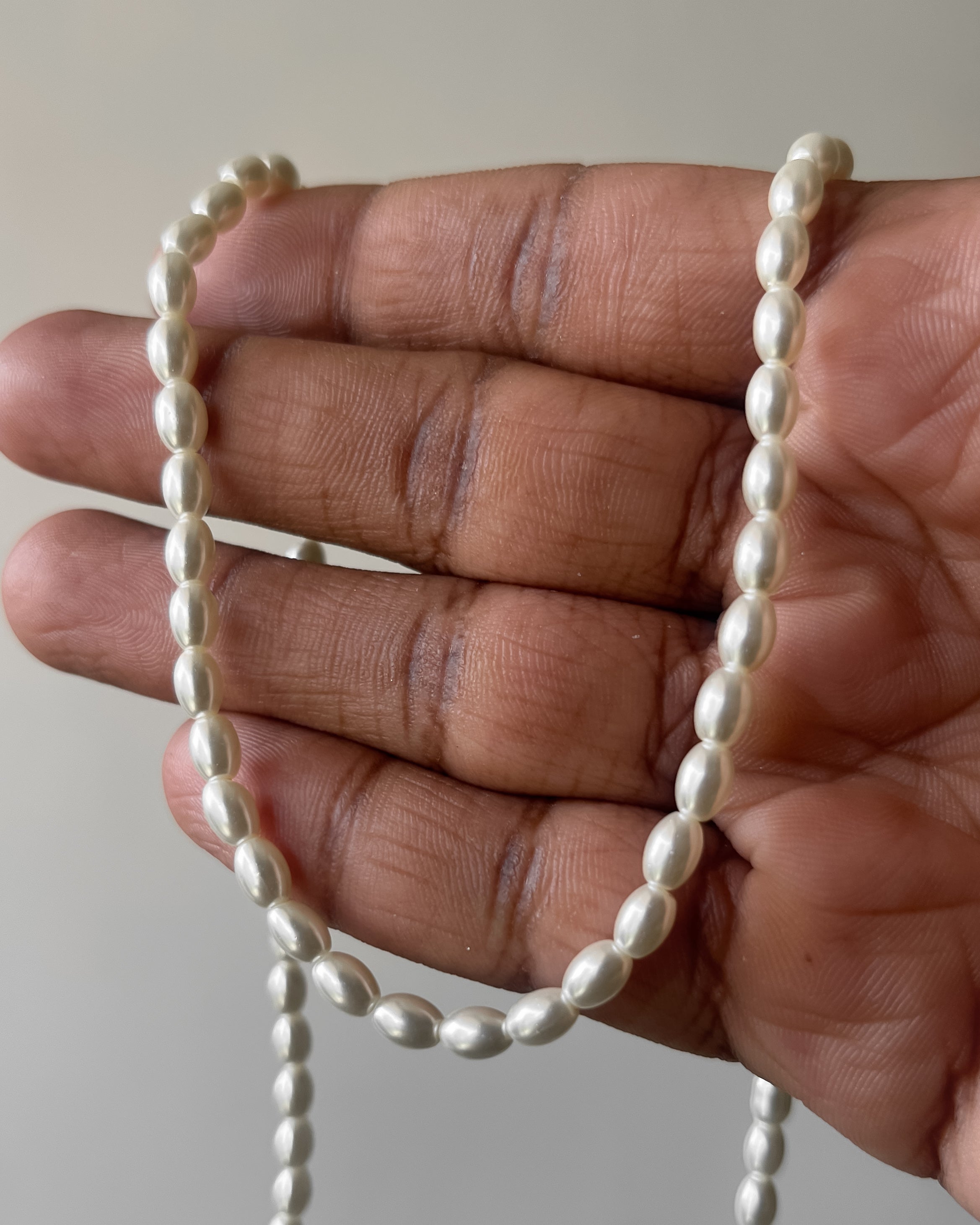 5mm oval glass beads - 1 line