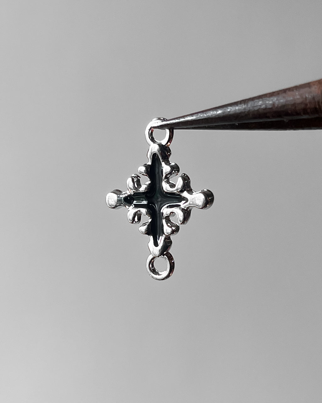 Oynx cross connector
