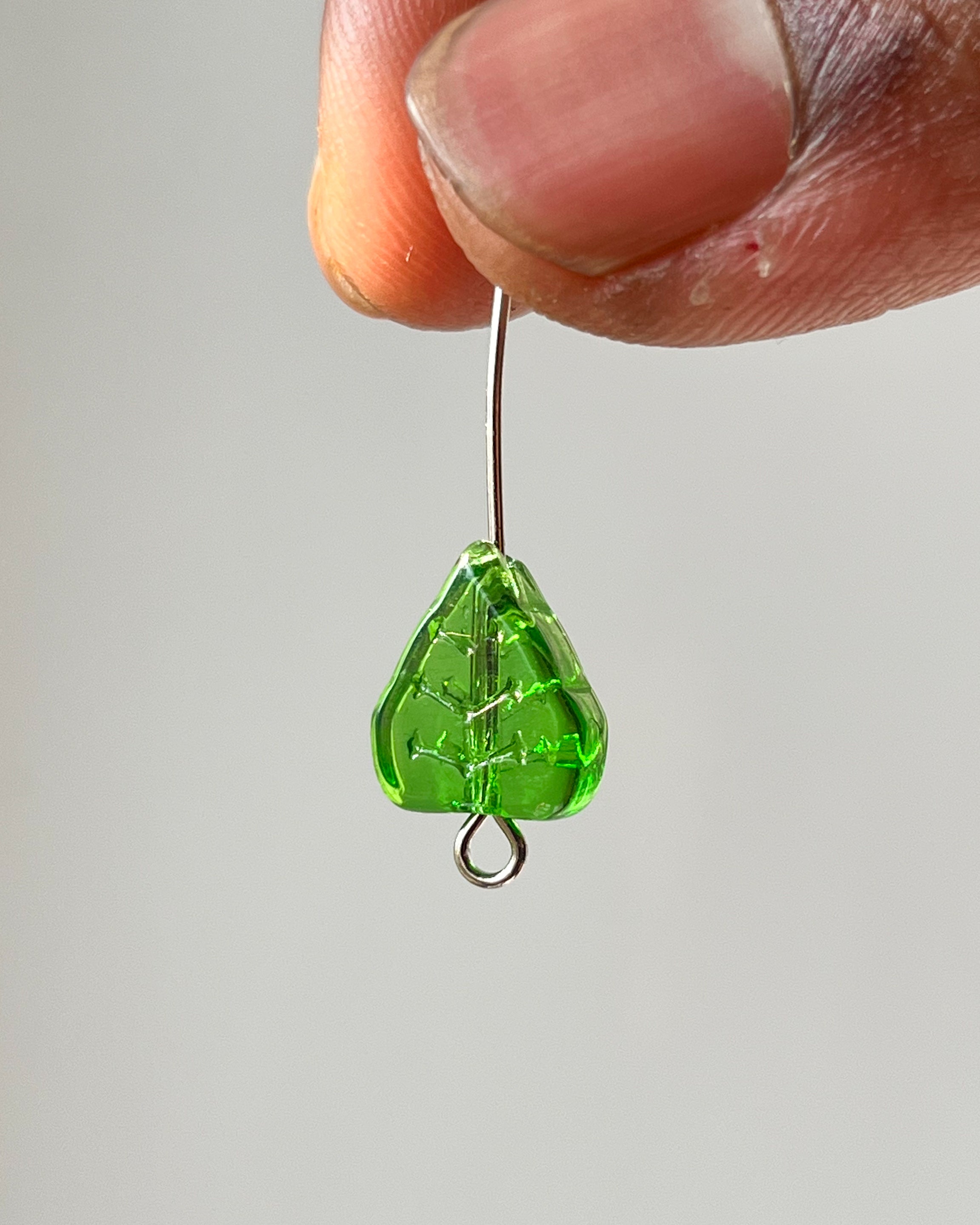 Green leaf Beads // 10 pc