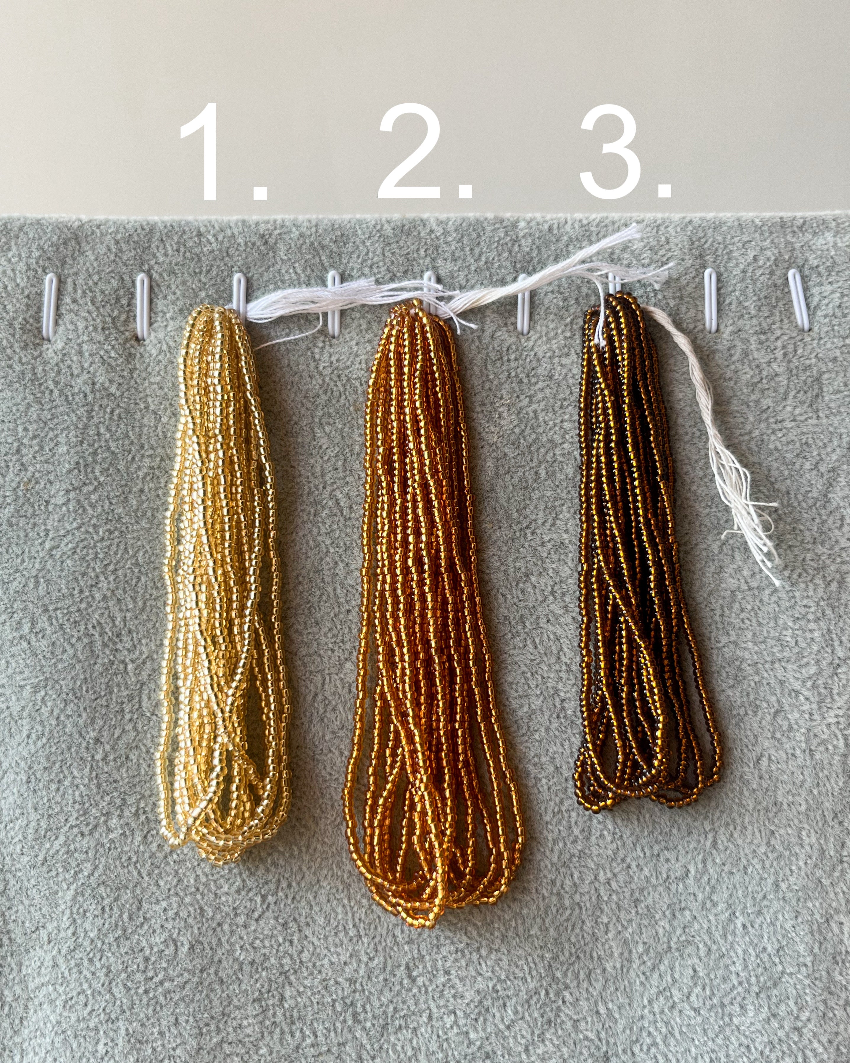 Small seed beads  : 20 grams