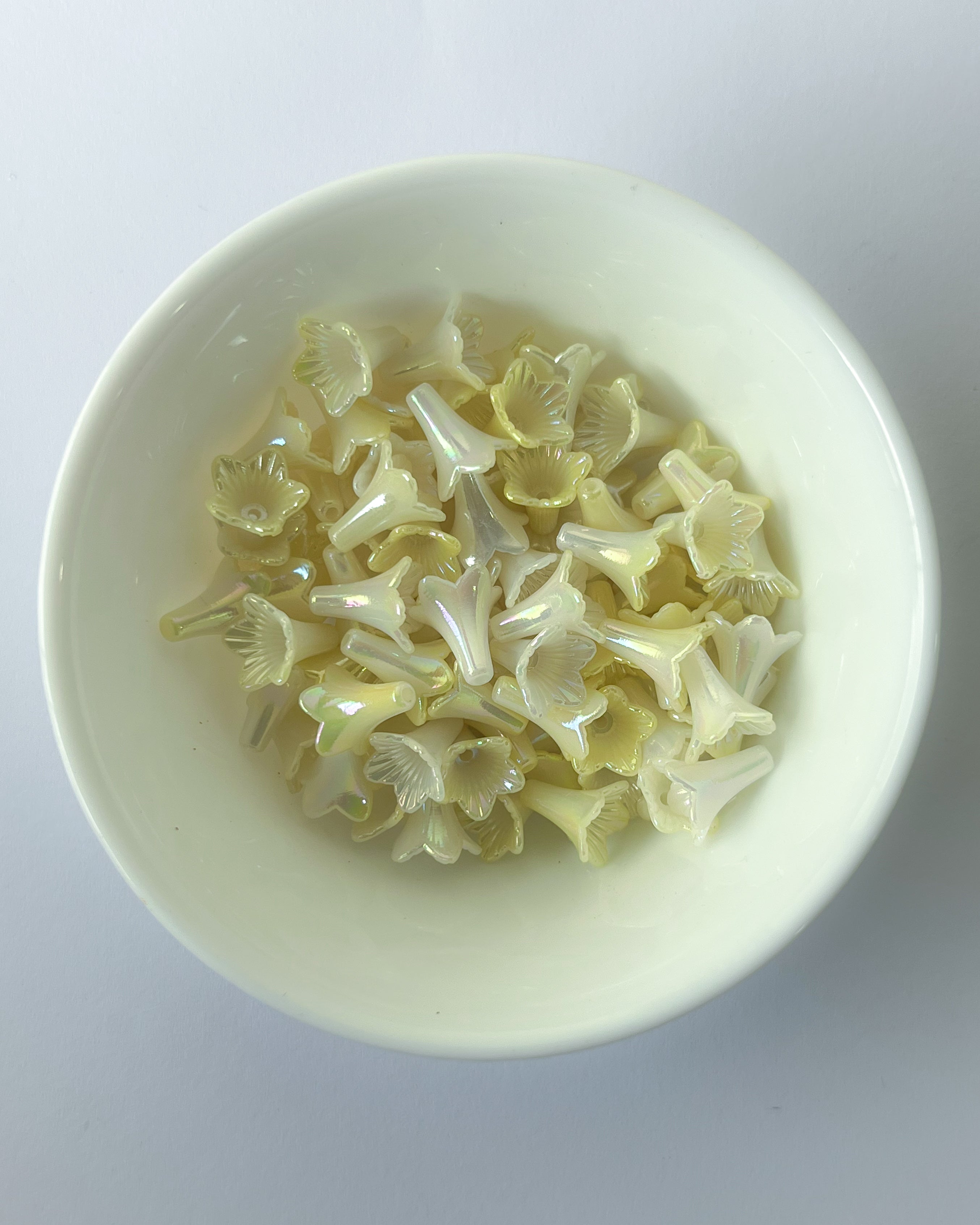 Yellow lily beads - 25 grams