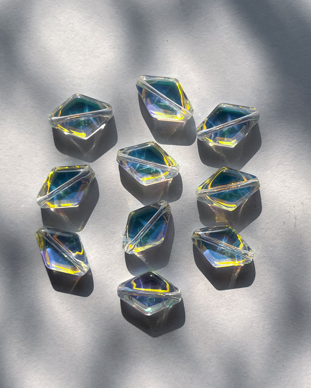 Holographic daimond glass beads  // 10 pc