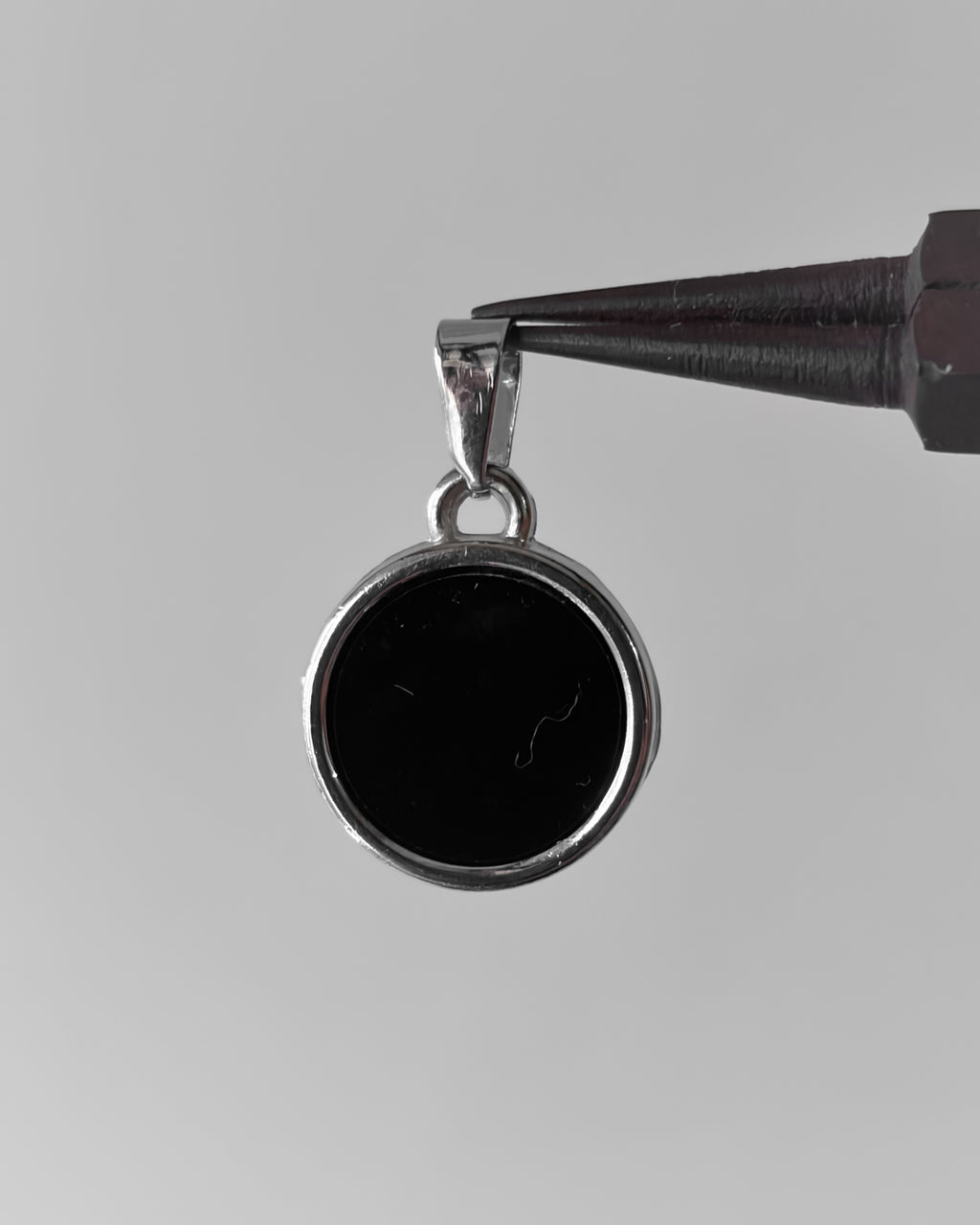 Onyx round pendant - 1 pc