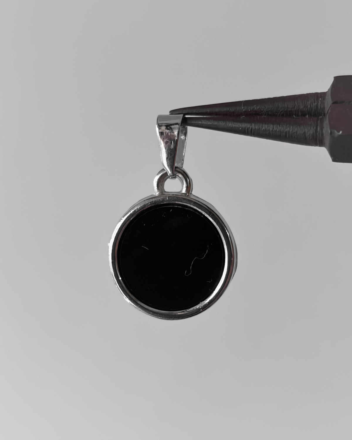 Onyx round pendant - 1 pc