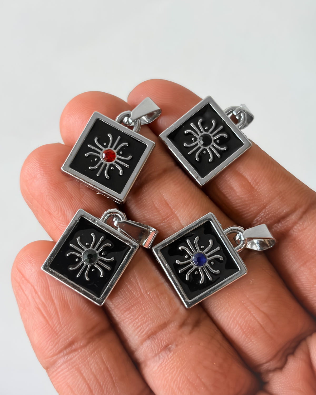 Vada pav pendant - random 5 colour