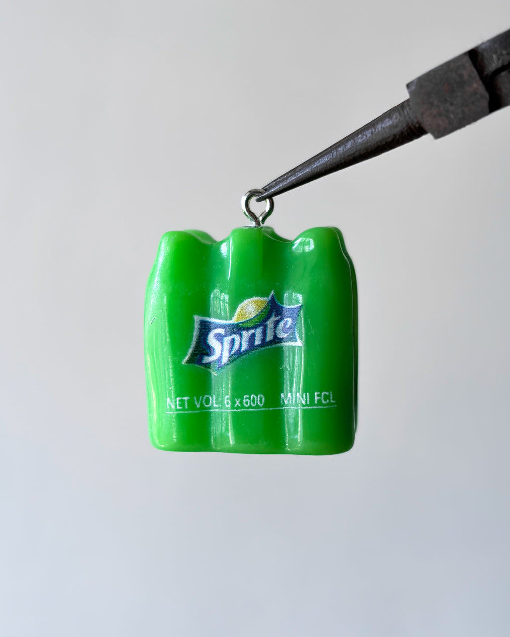 Sprite crate charm - 1 pc