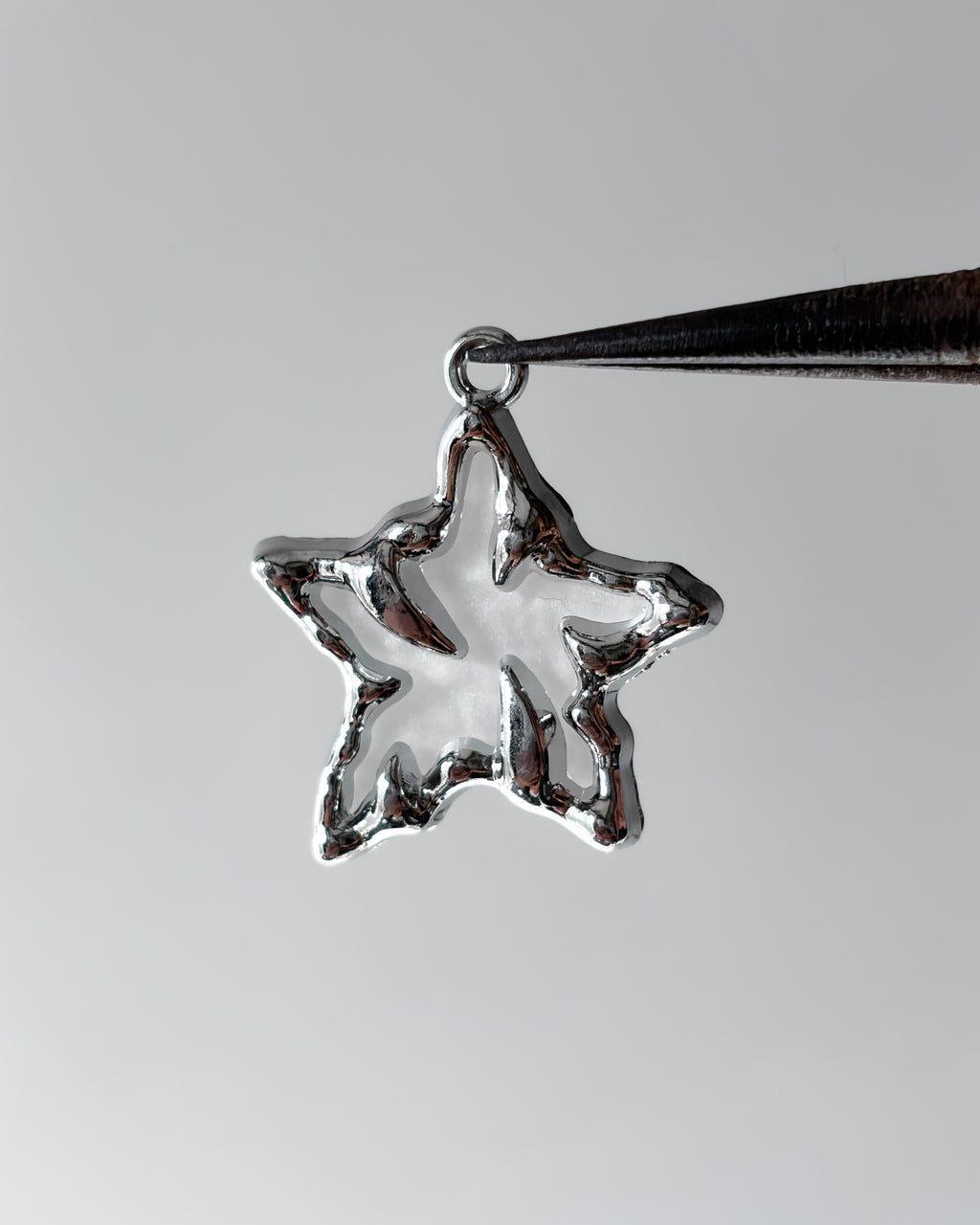 White Spike star charm - 3 pc