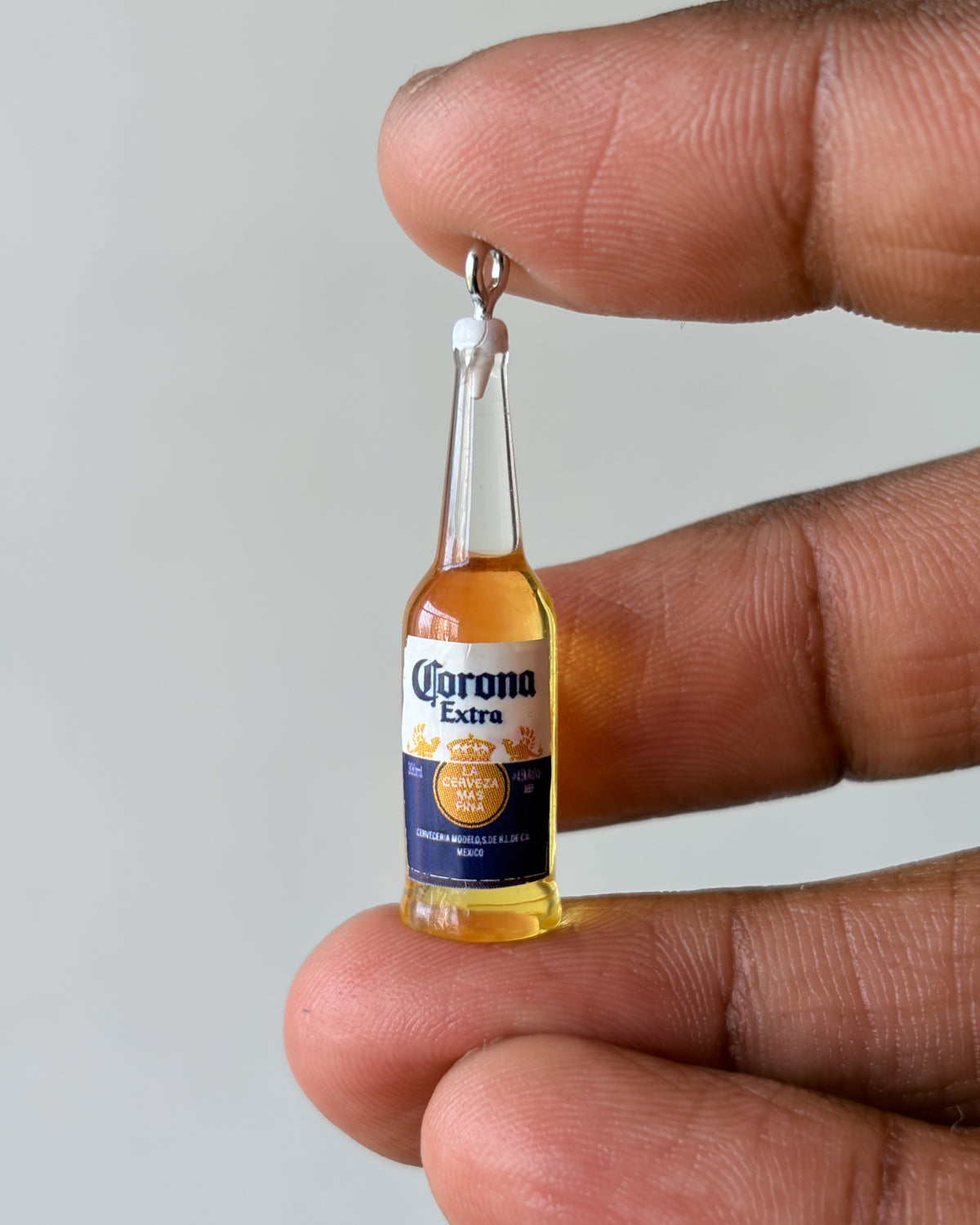 Mini corona charm - 10 pc