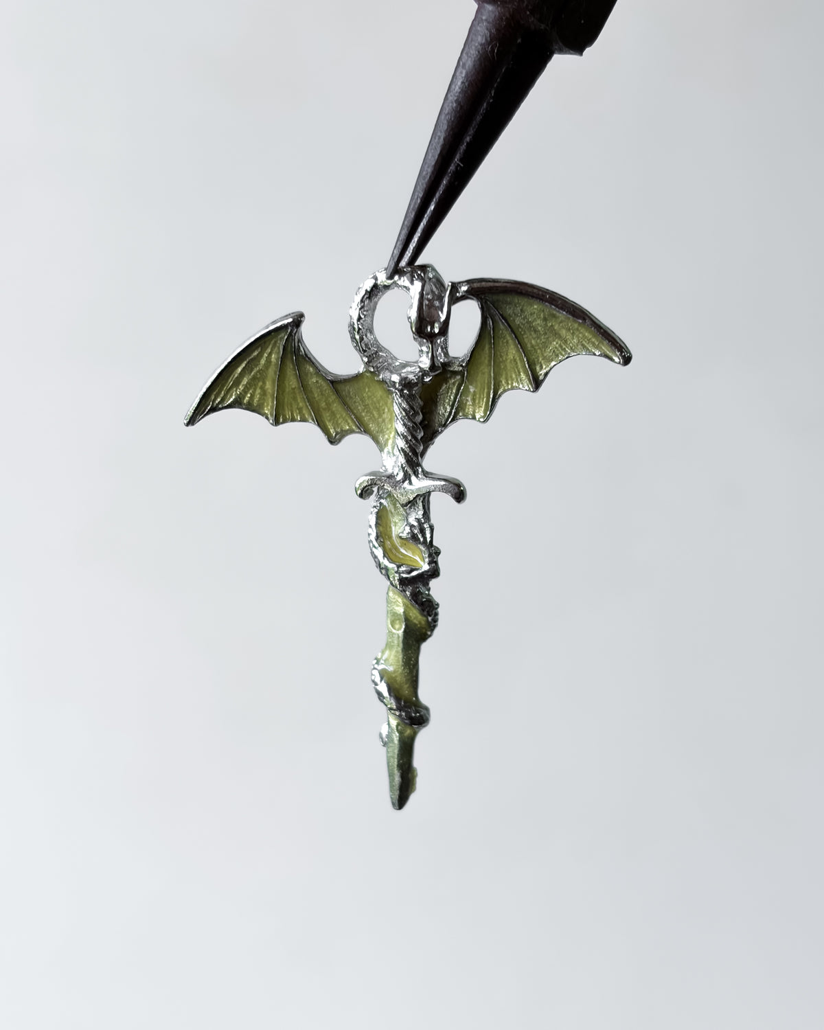 Dragon glow in dark charm - 3 pc