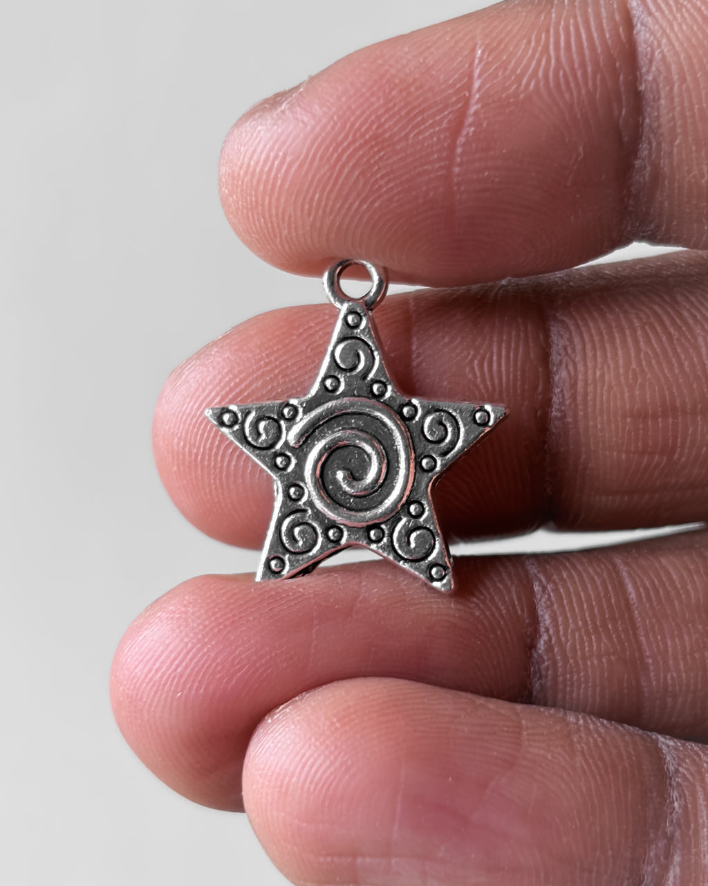 New star swirl charm - 10 pc