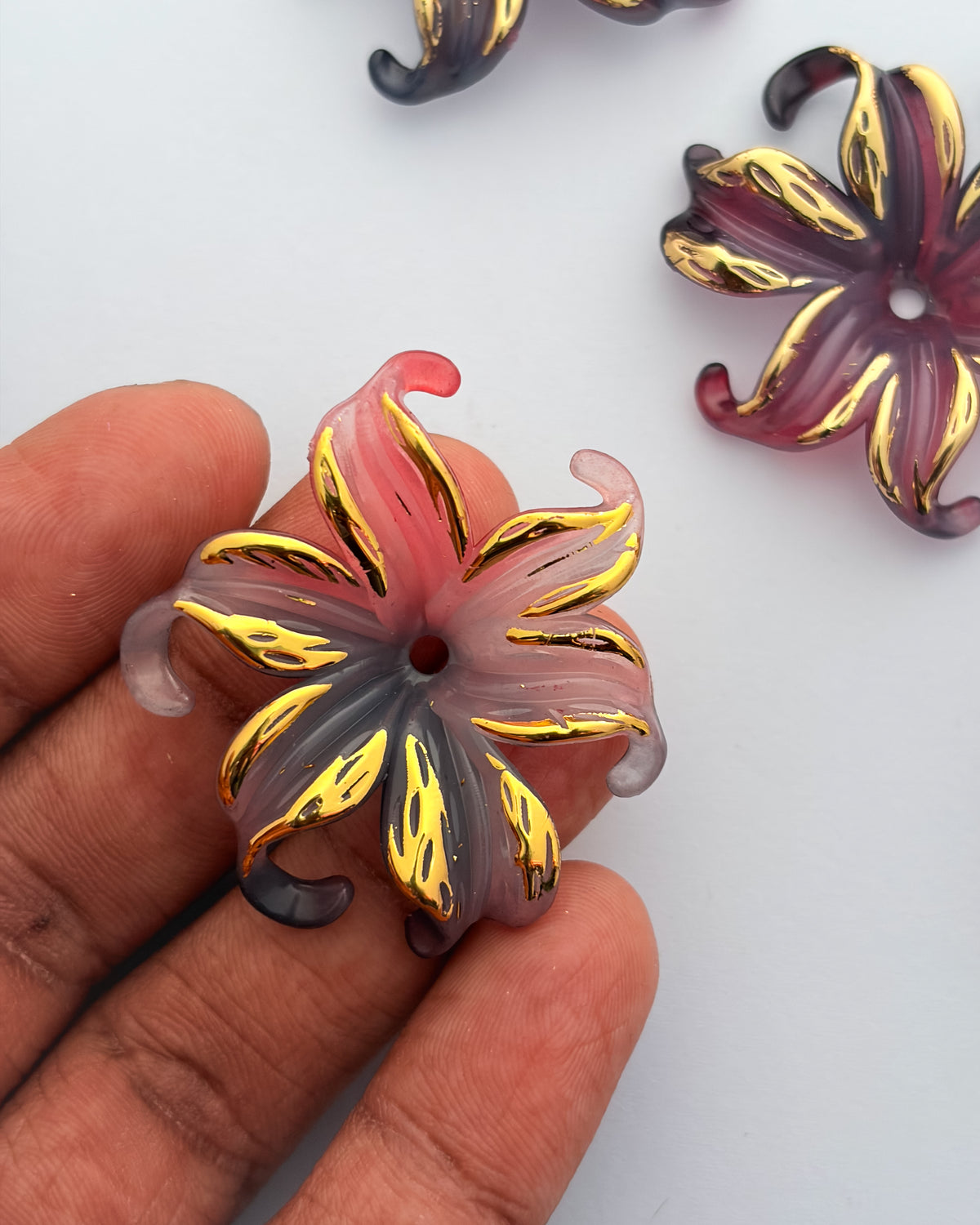 Red + black arm cuff flower - 50 grams