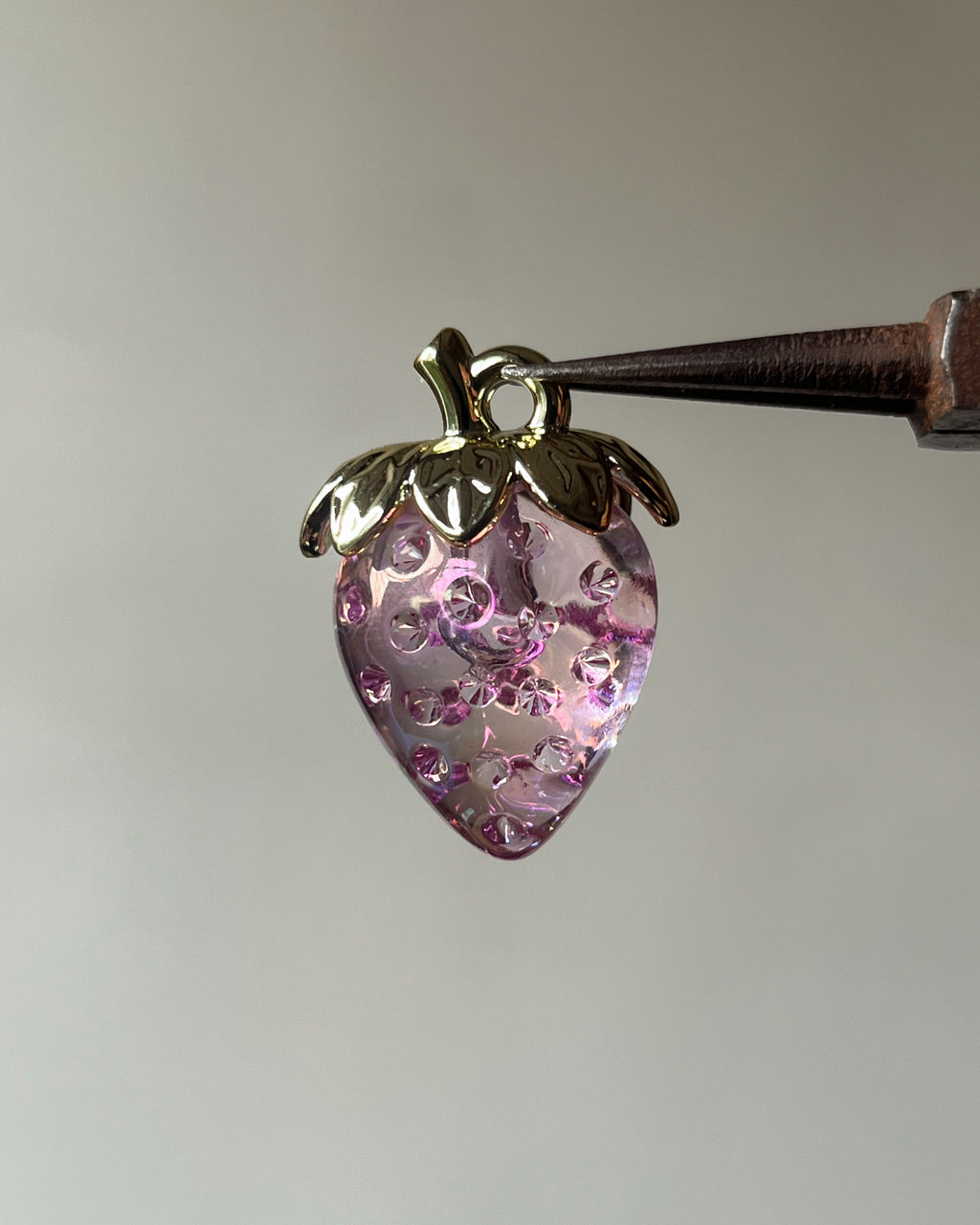 Purple strawberry - 1 pc